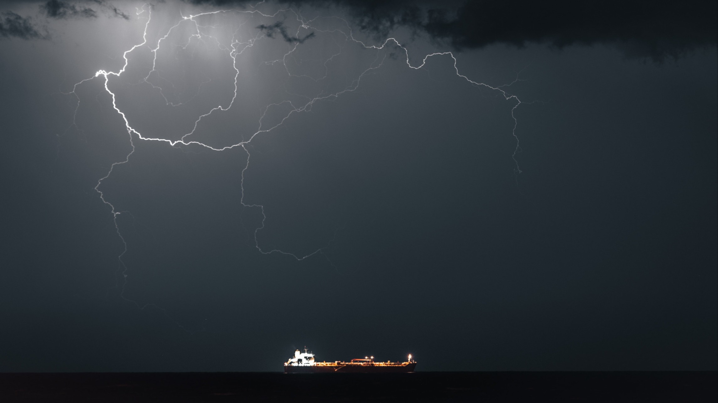 d1e00ek4ebabms.cloudfront.net image