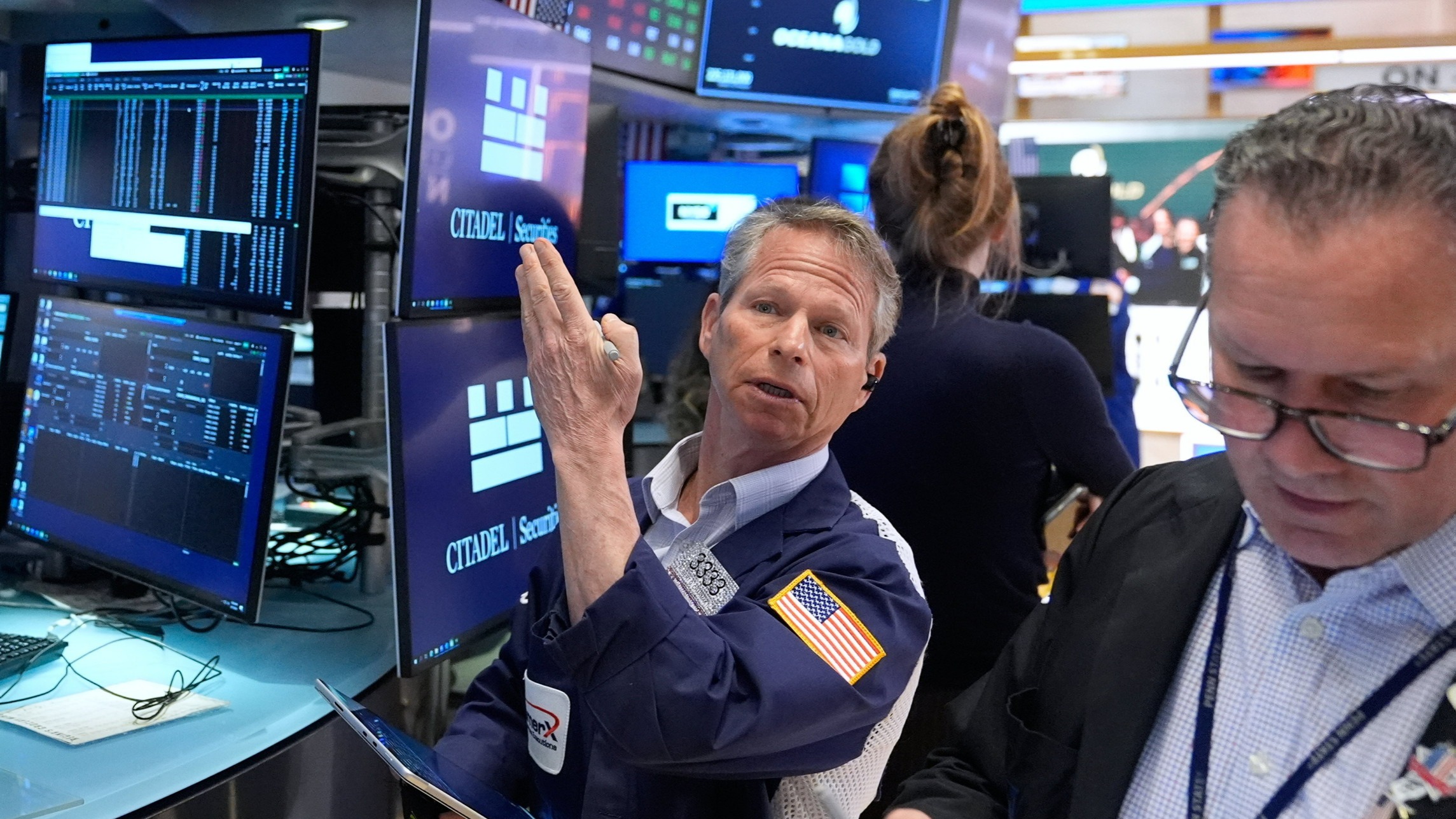 d1e00ek4ebabms.cloudfront.net image