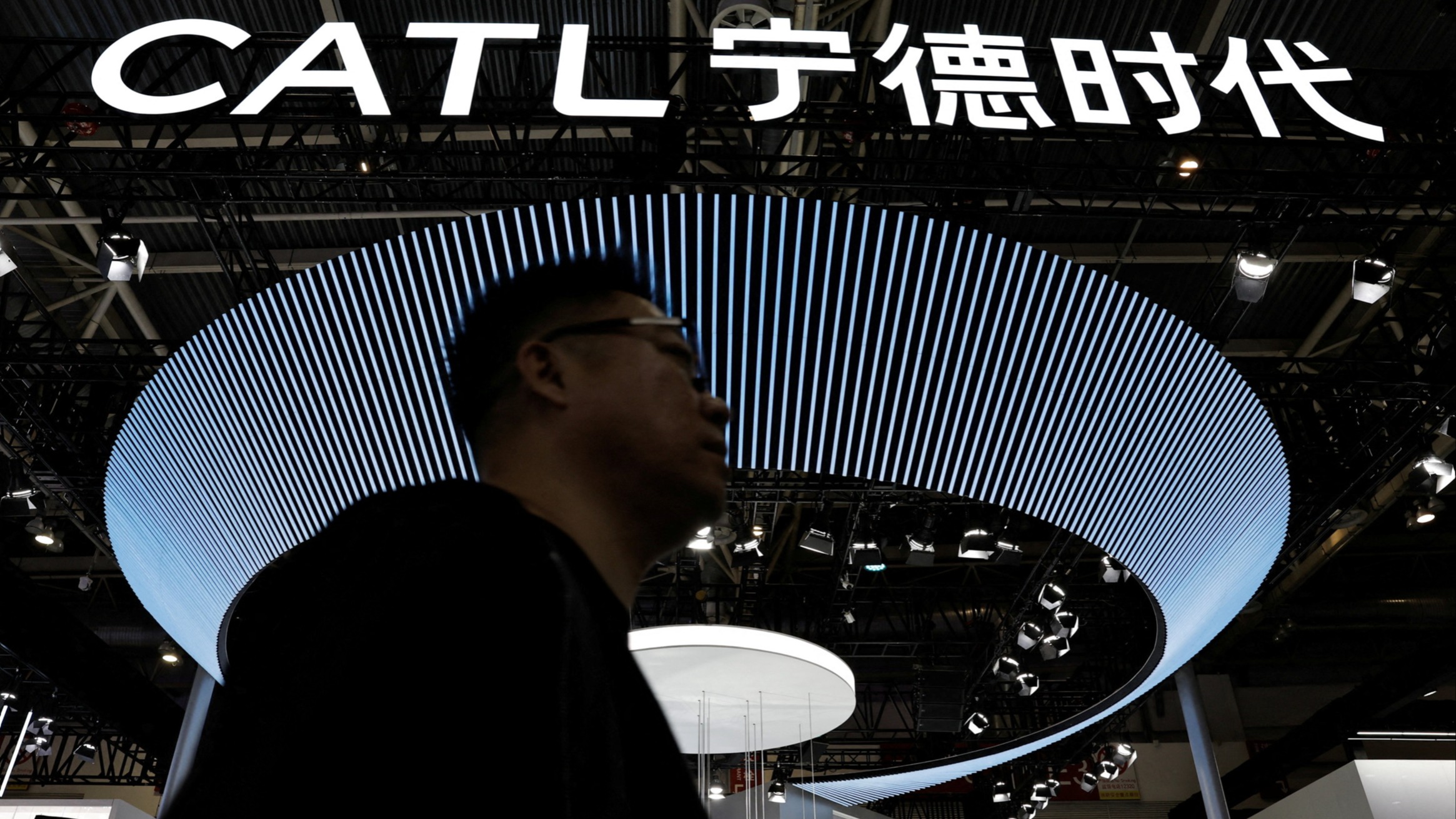 d1e00ek4ebabms.cloudfront.net image