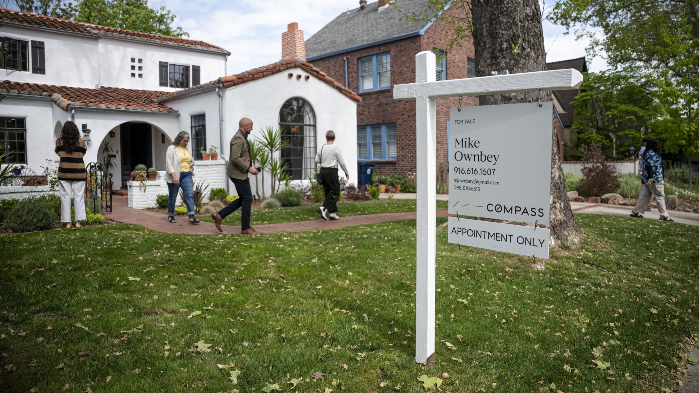 d1e00ek4ebabms.cloudfront.net image