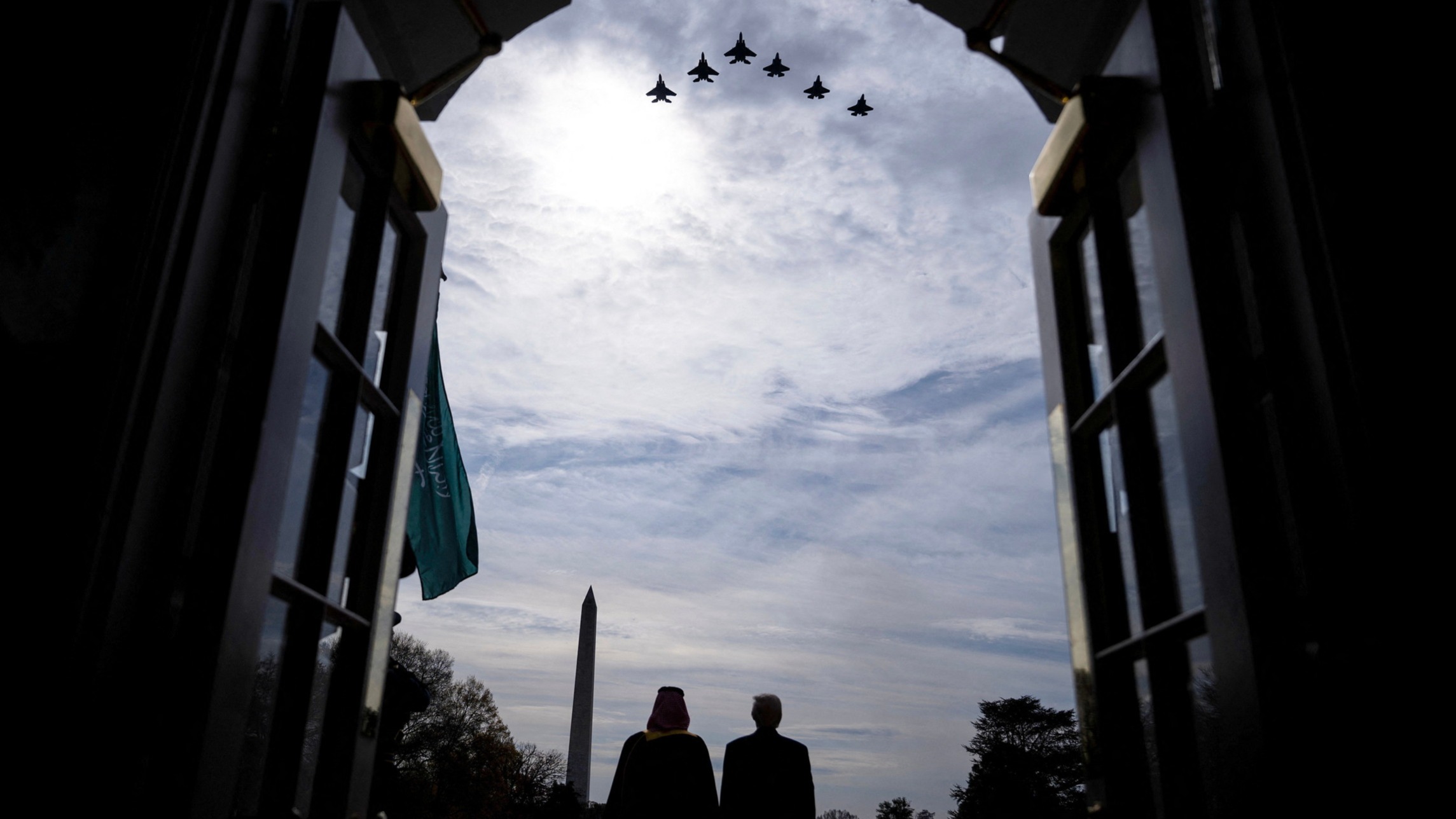 d1e00ek4ebabms.cloudfront.net image