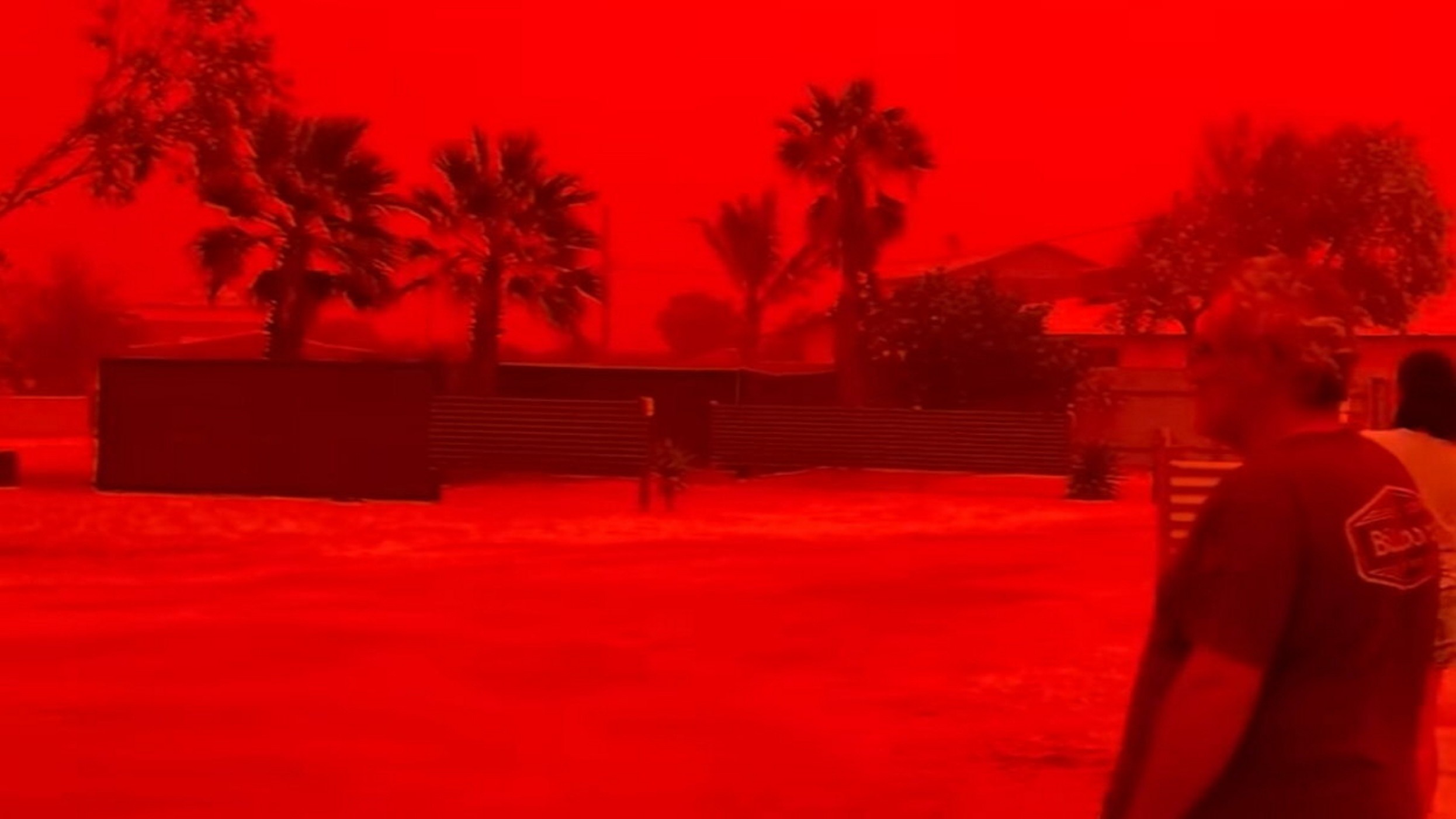 d1e00ek4ebabms.cloudfront.net image