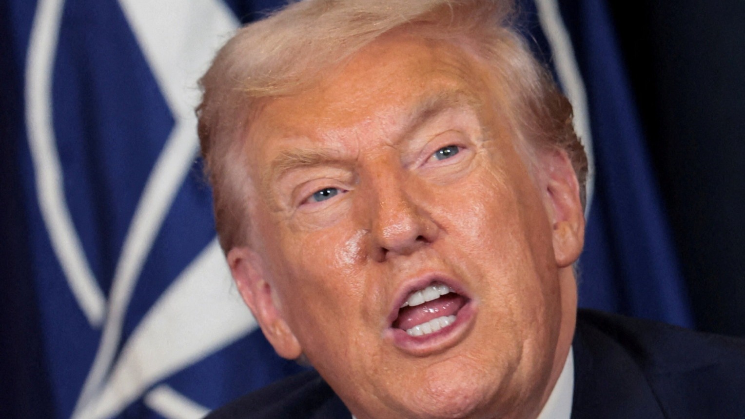 d1e00ek4ebabms.cloudfront.net image