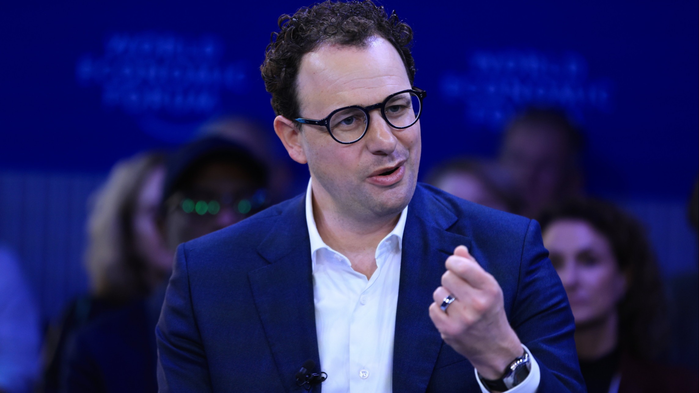 d1e00ek4ebabms.cloudfront.net image