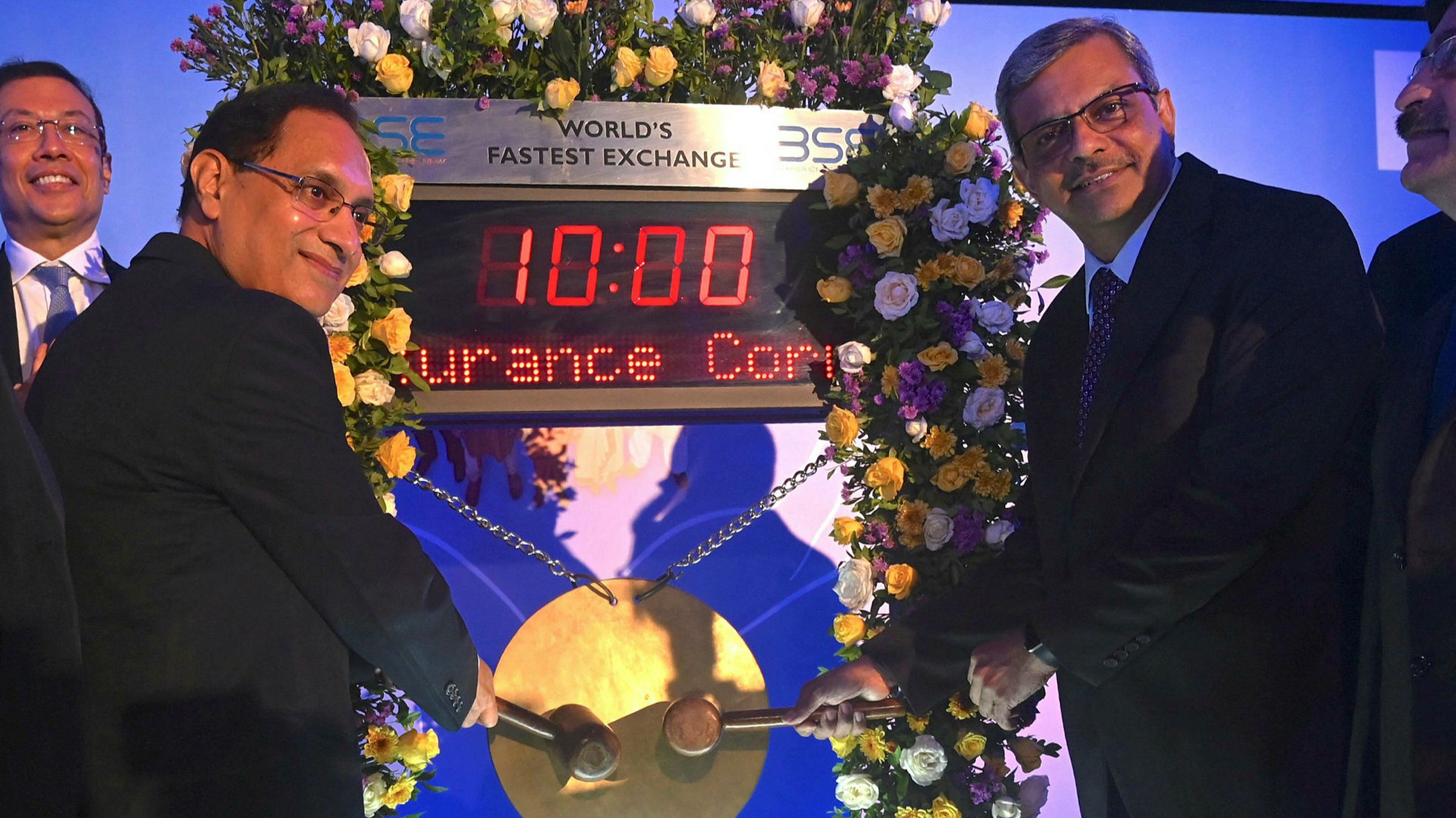 ft.com - Chloe Cornish - Indian insurer LIC slips in historic stock market debut