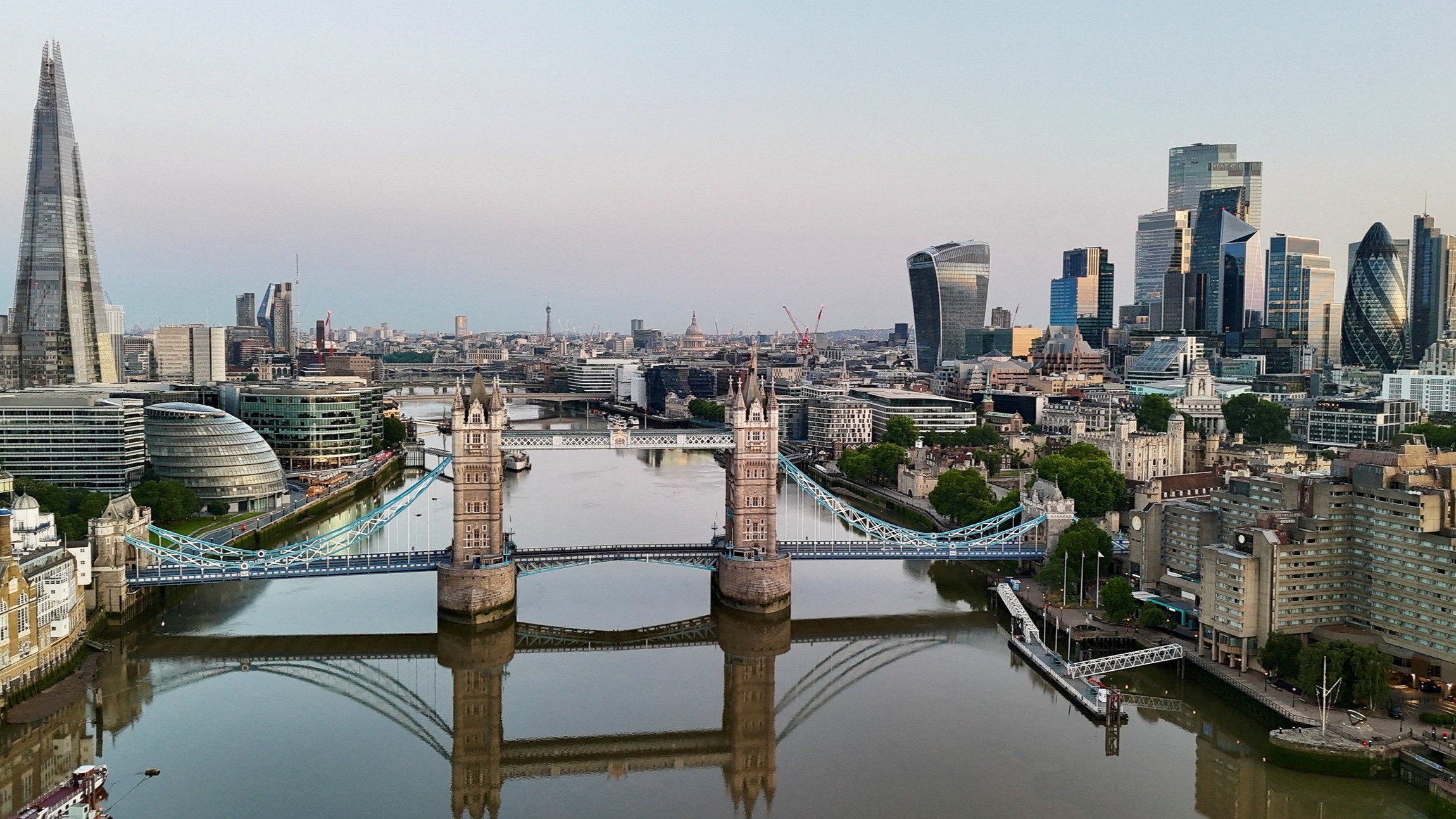 d1e00ek4ebabms.cloudfront.net image