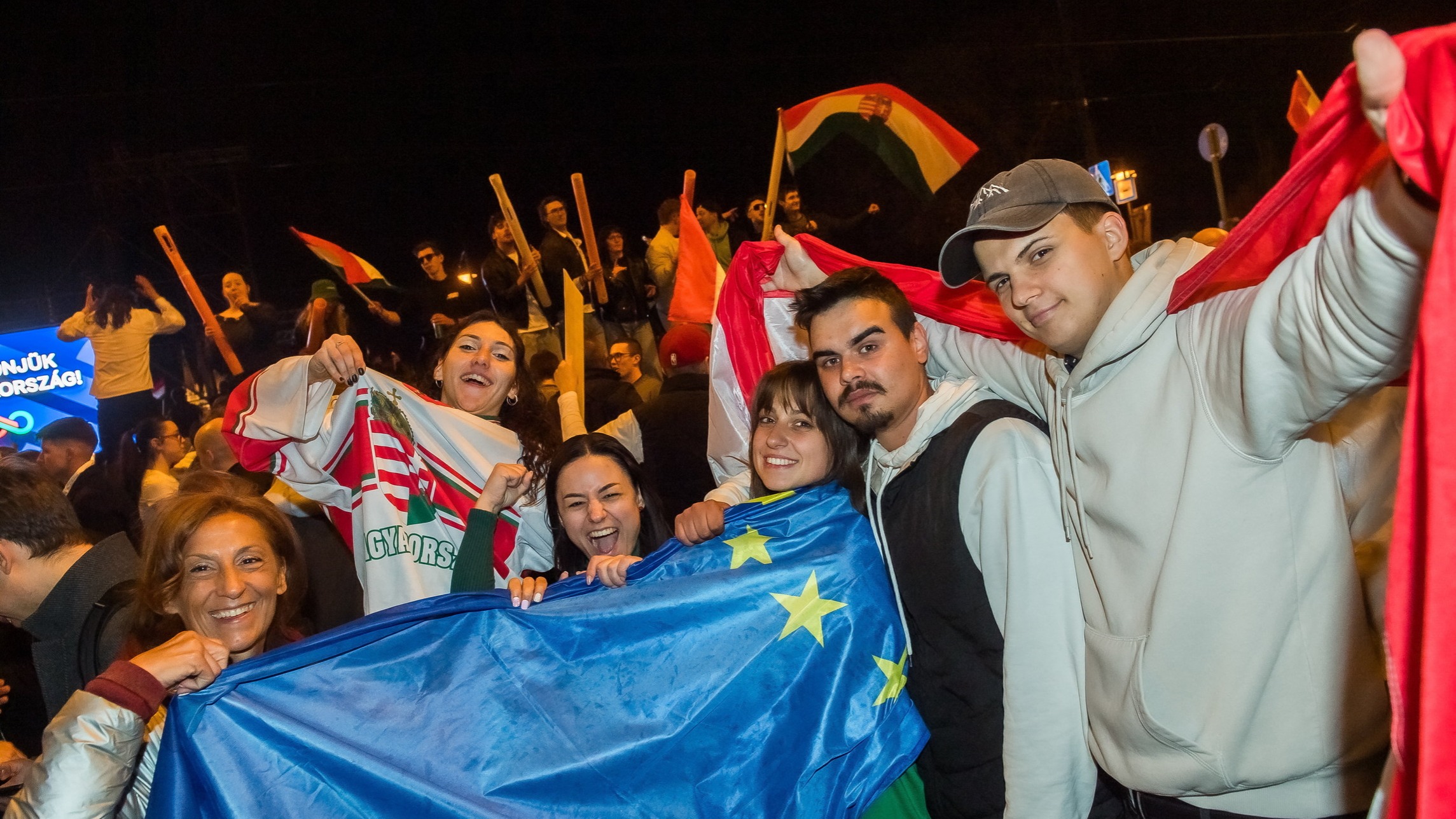 d1e00ek4ebabms.cloudfront.net image