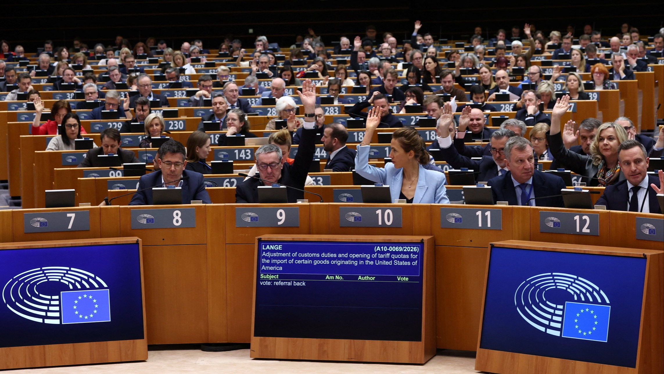 d1e00ek4ebabms.cloudfront.net image