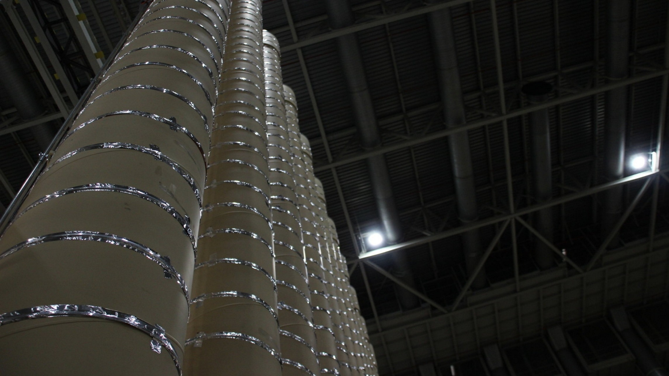 d1e00ek4ebabms.cloudfront.net image