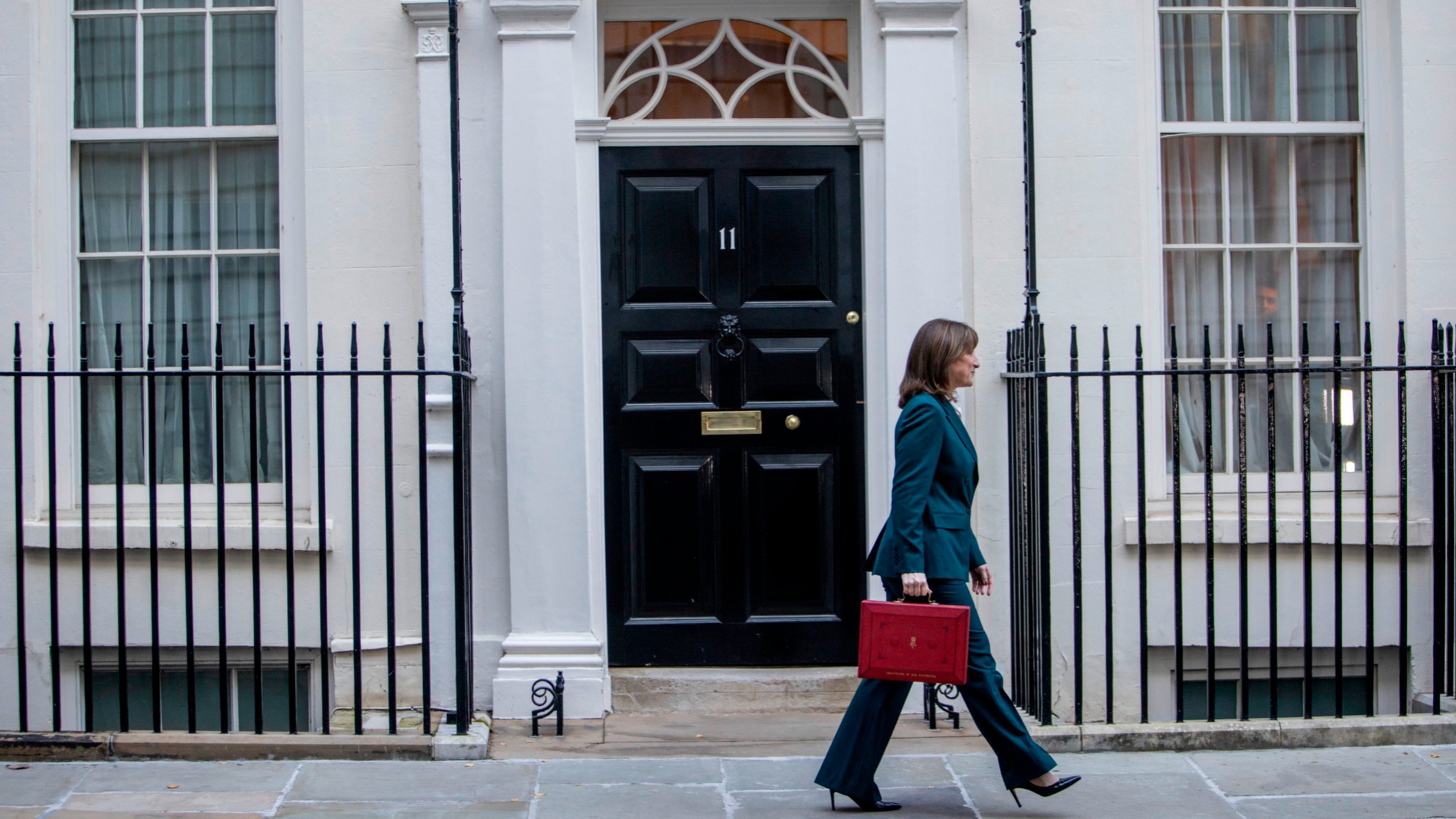 d1e00ek4ebabms.cloudfront.net image