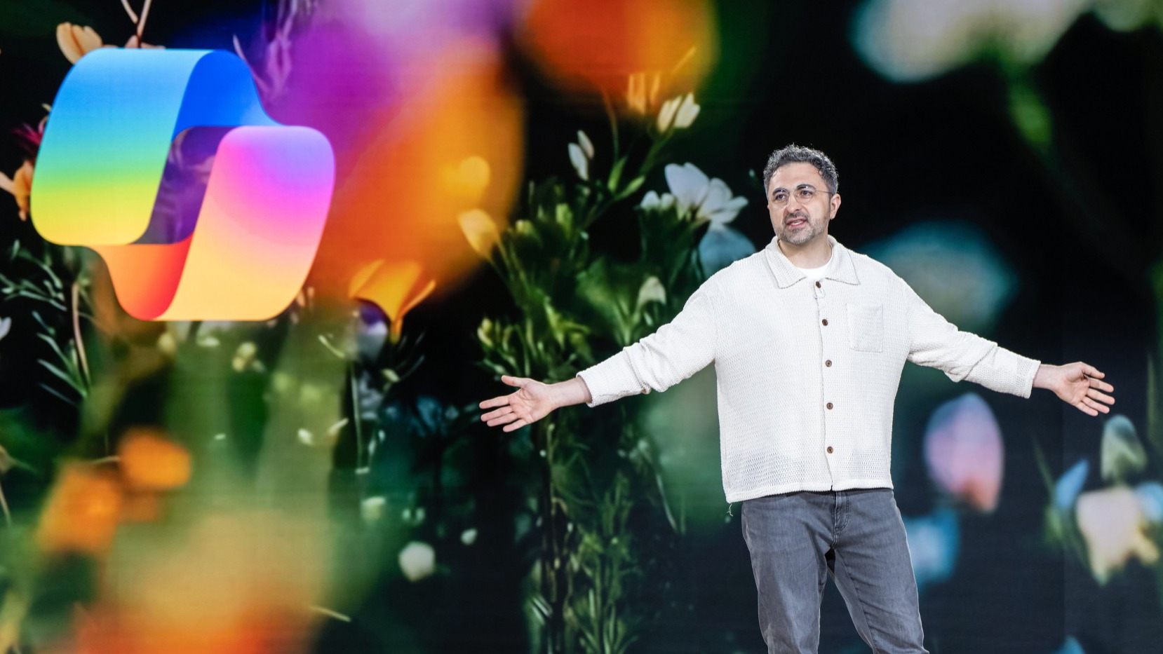 d1e00ek4ebabms.cloudfront.net image