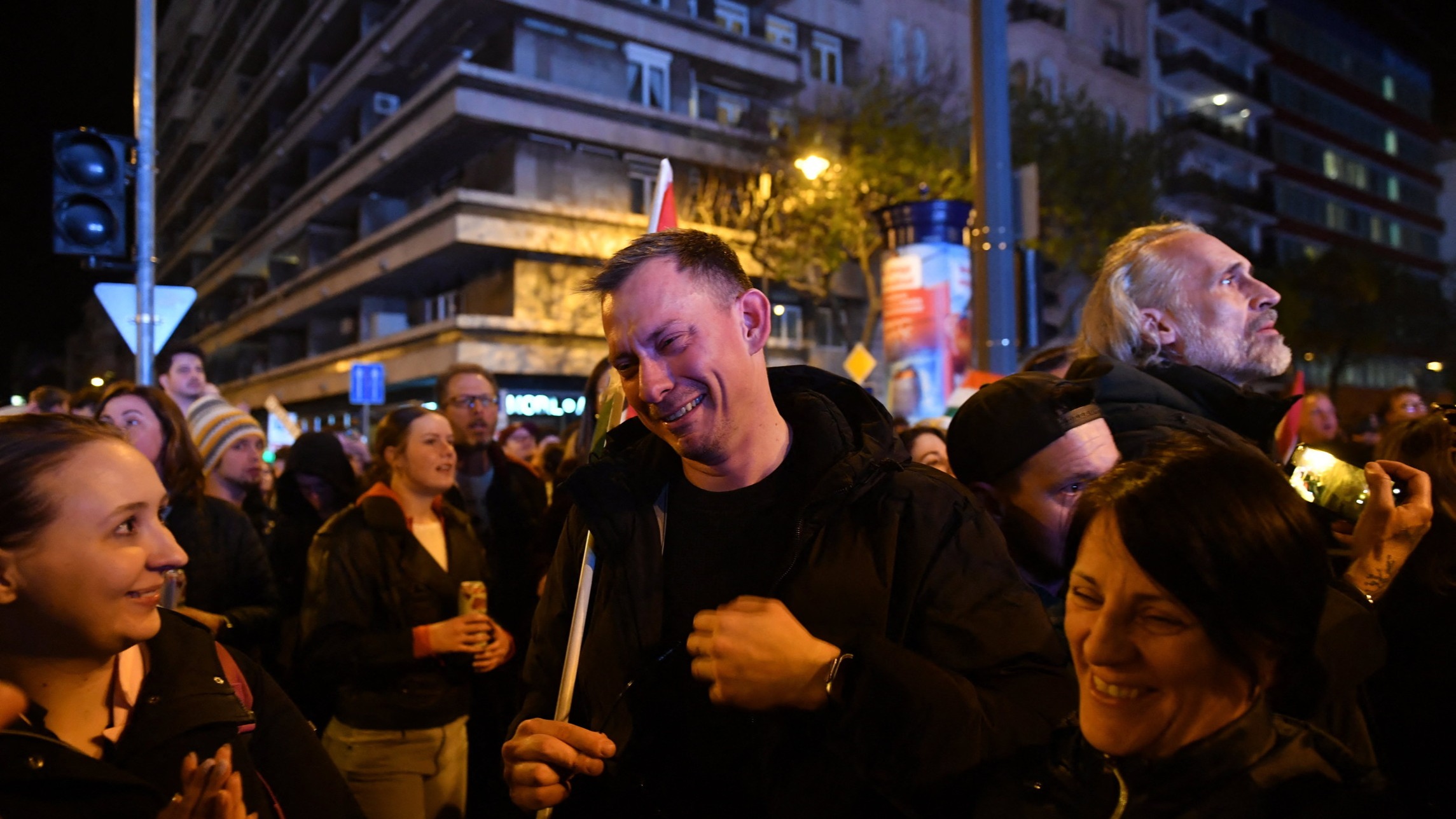 d1e00ek4ebabms.cloudfront.net image