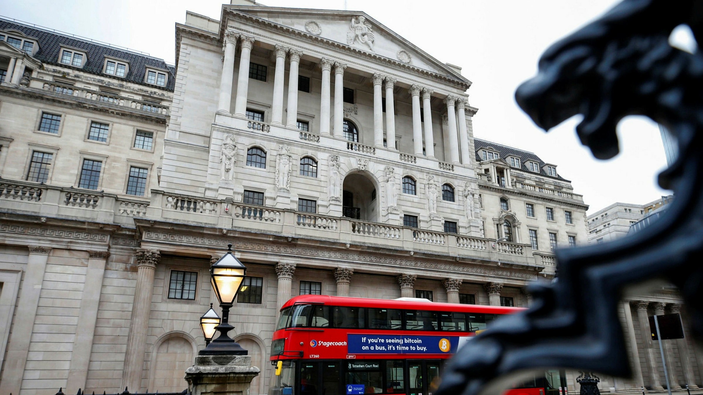 Bank of England clamps down on Brexit-driven EU relocations | Financial  Times