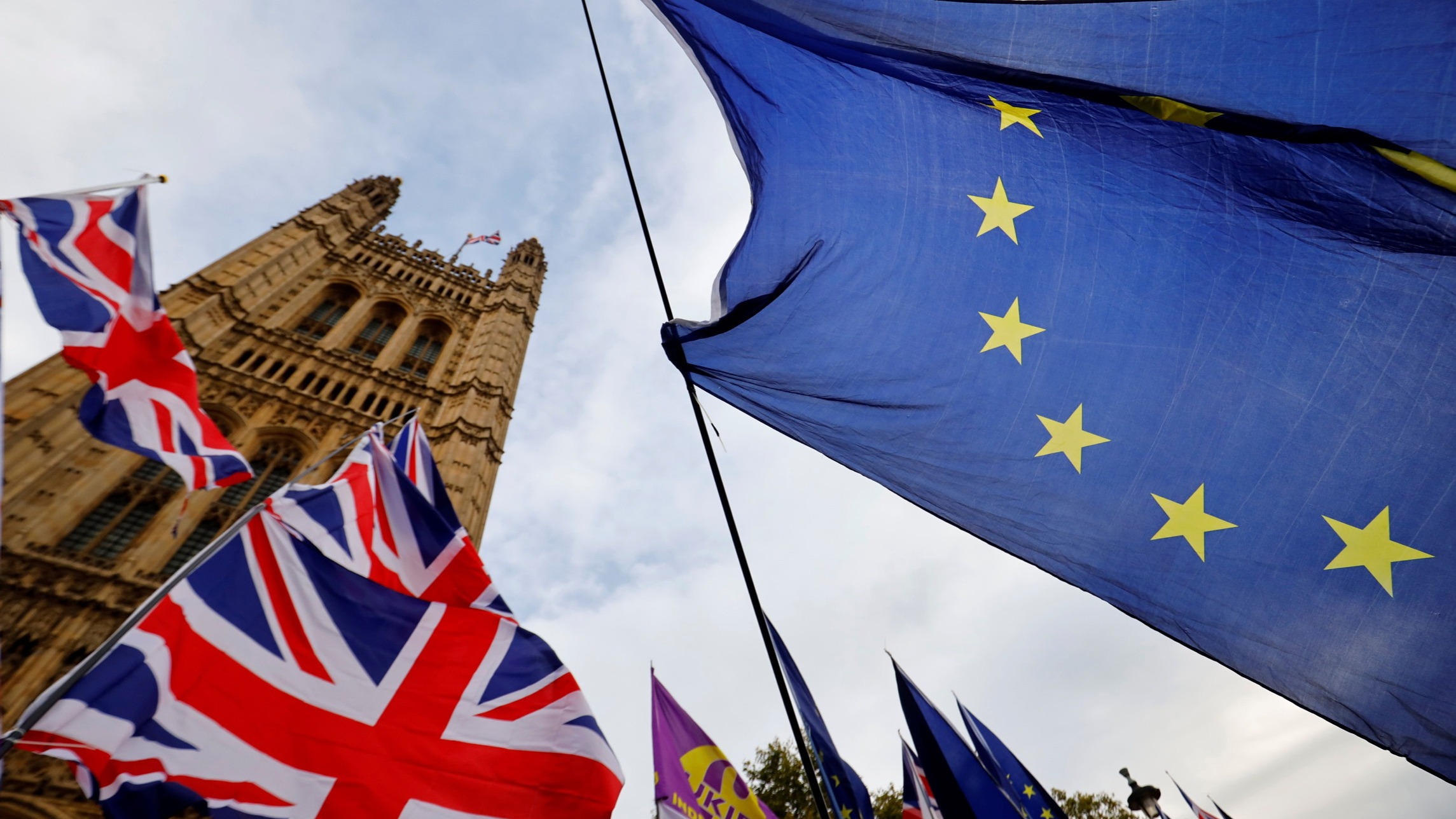 d1e00ek4ebabms.cloudfront.net image