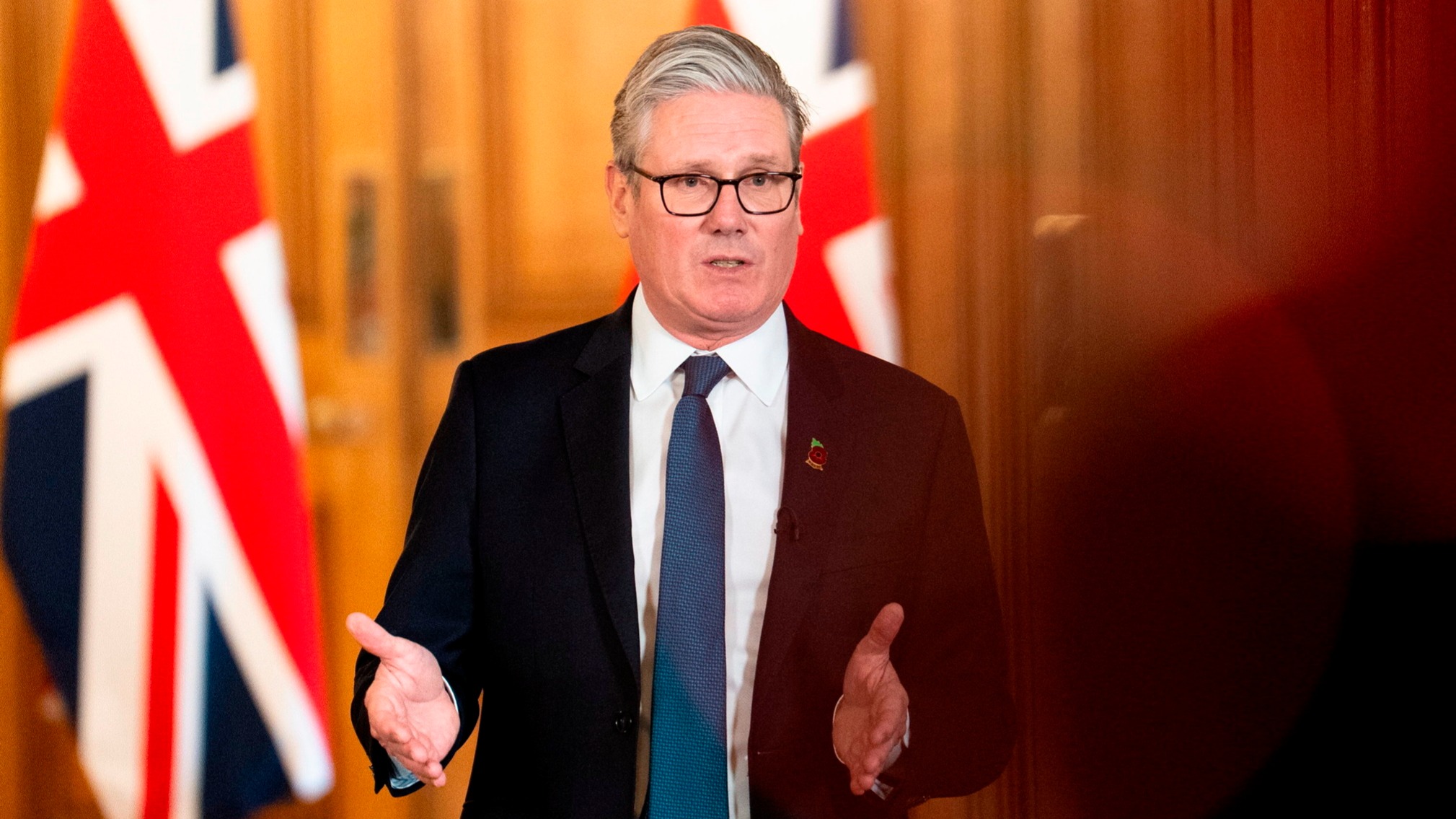 d1e00ek4ebabms.cloudfront.net image