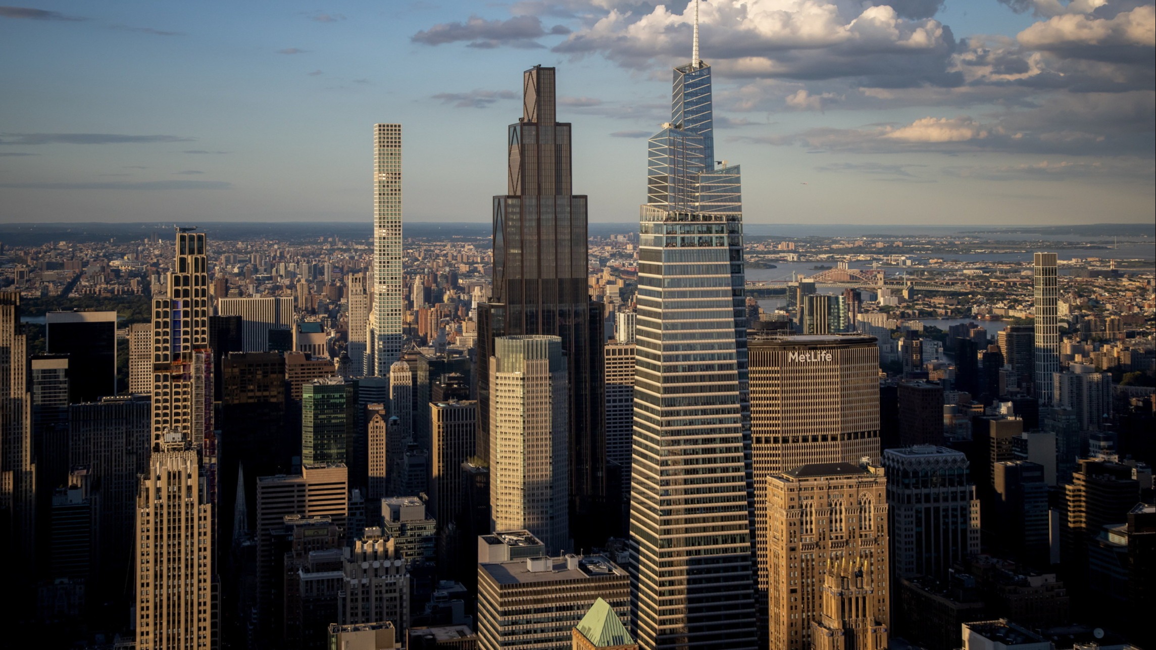 d1e00ek4ebabms.cloudfront.net image