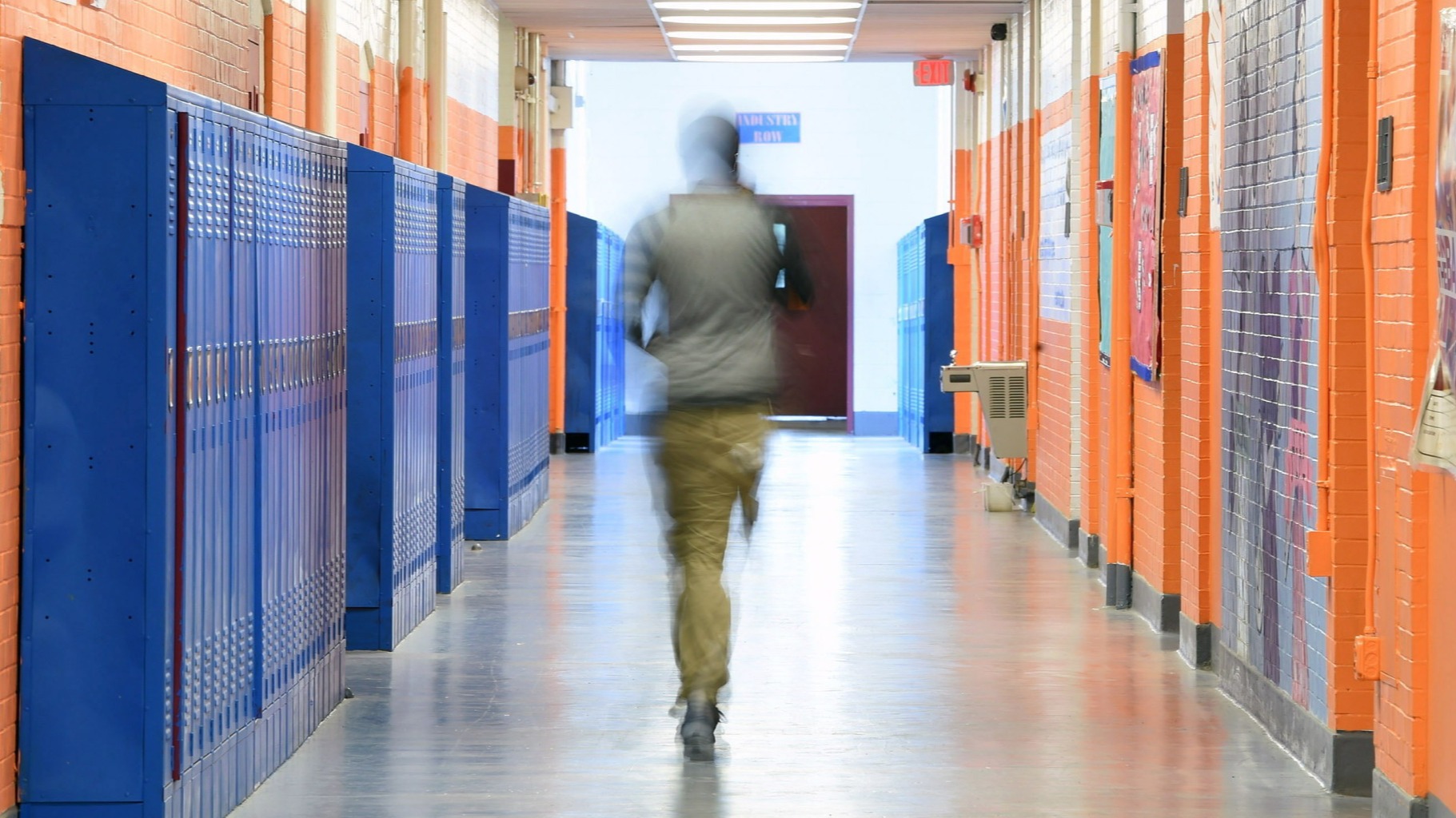 d1e00ek4ebabms.cloudfront.net image