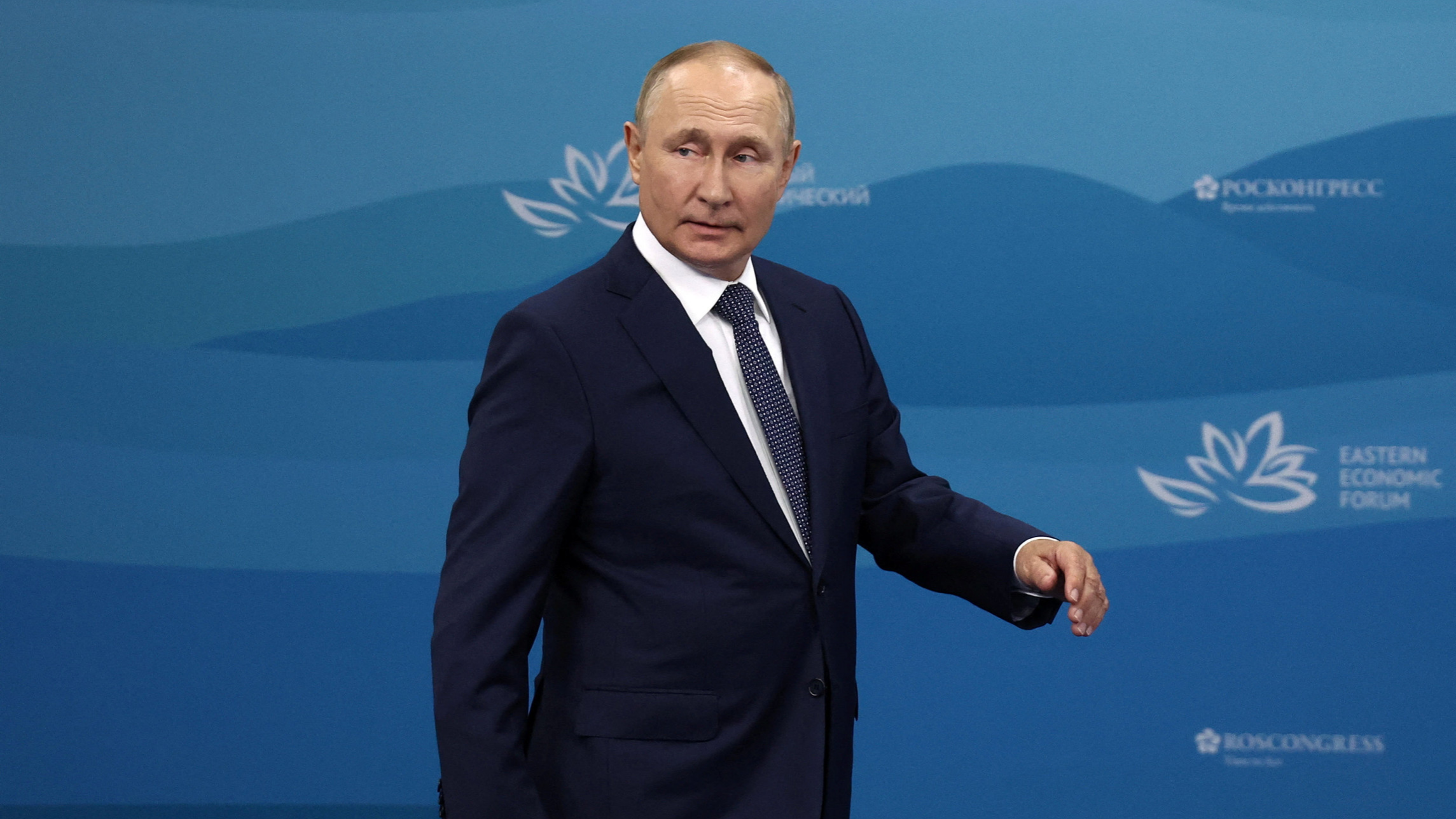 Putin: Hãy xem hình ảnh về Putin để tìm hiểu về nhà lãnh đạo mạnh mẽ, nổi tiếng của Nga và các quyết định quan trọng đã được ông đưa ra trong quá khứ và hiện tại.