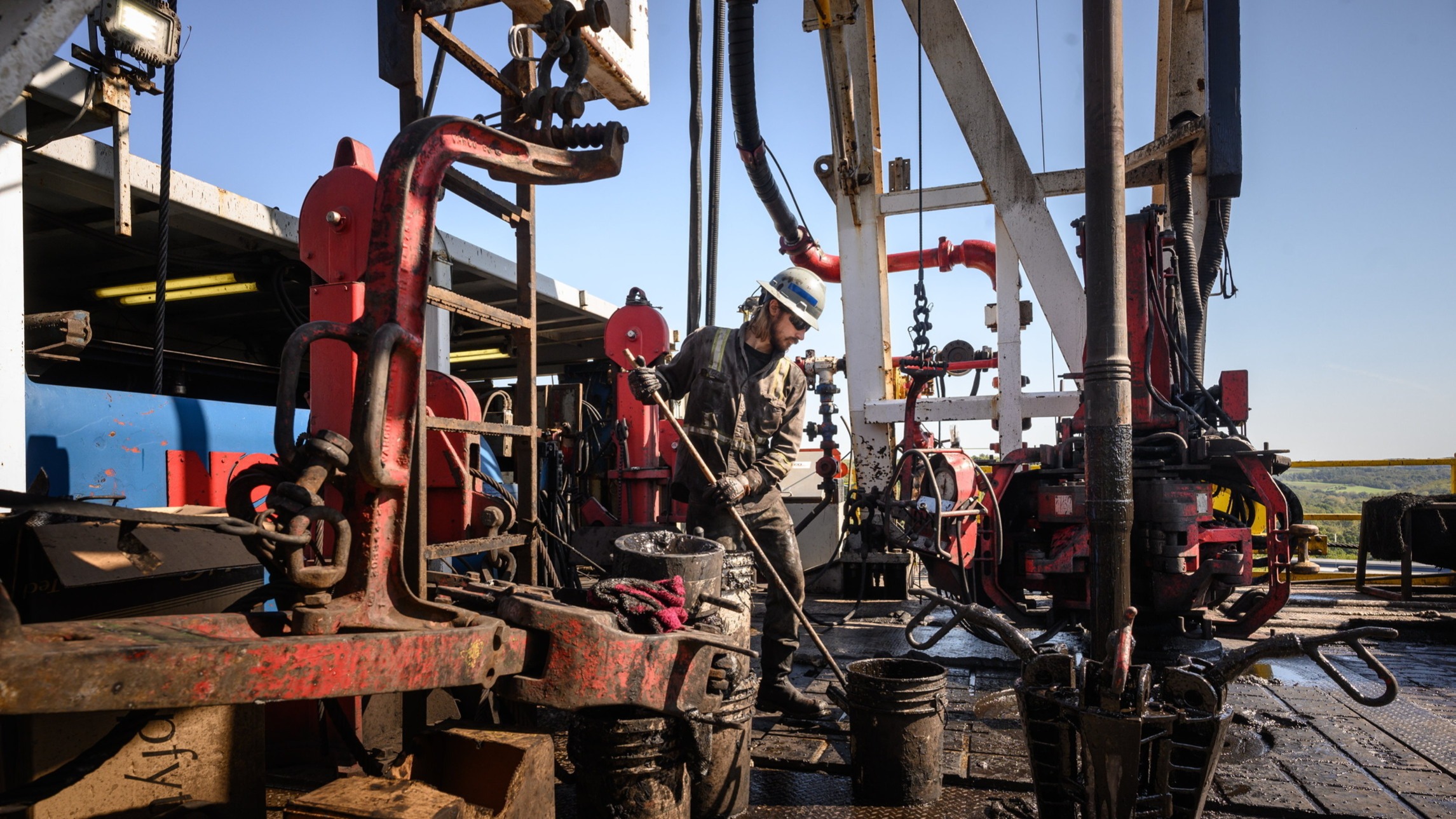 d1e00ek4ebabms.cloudfront.net image