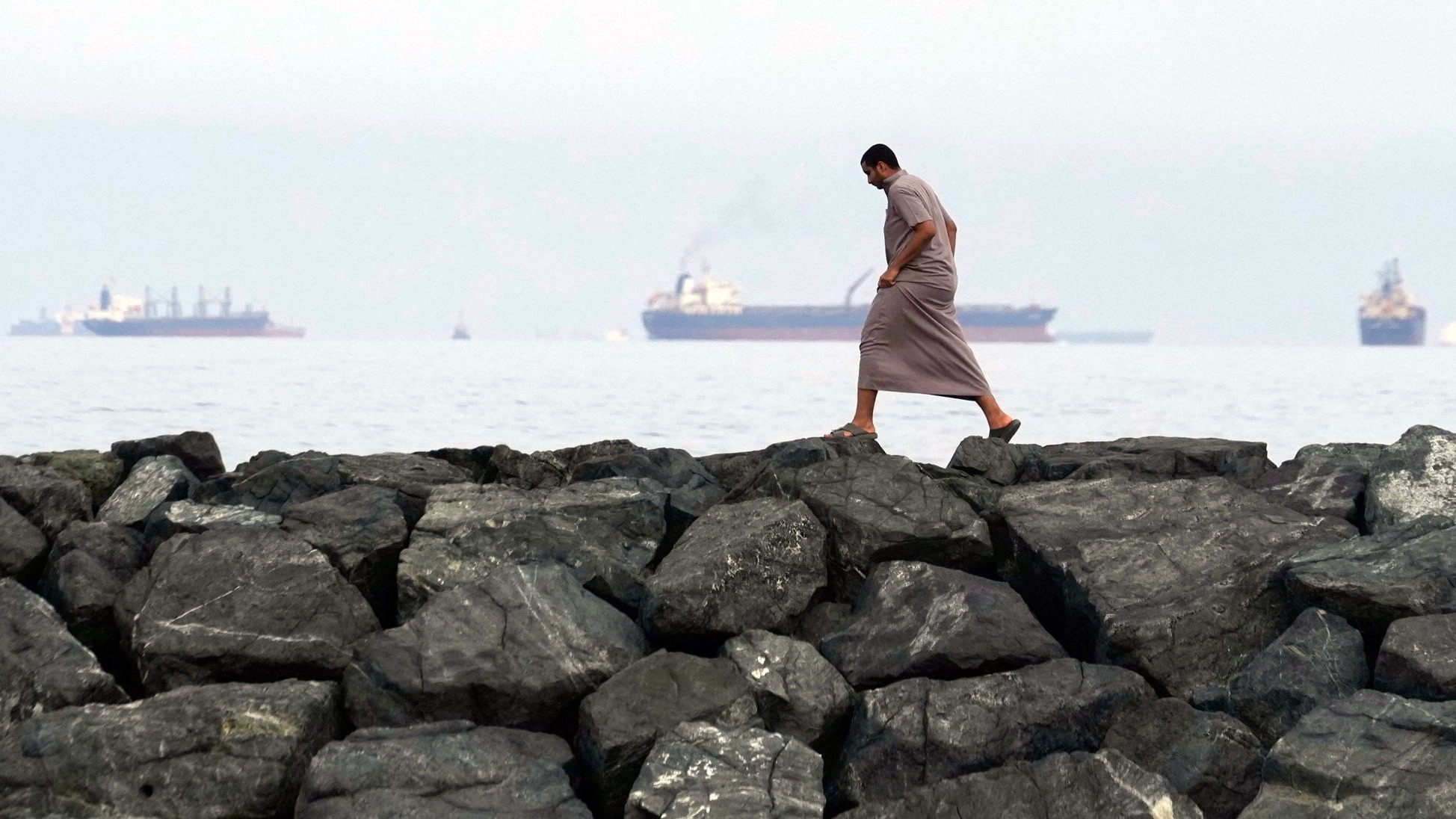 d1e00ek4ebabms.cloudfront.net image