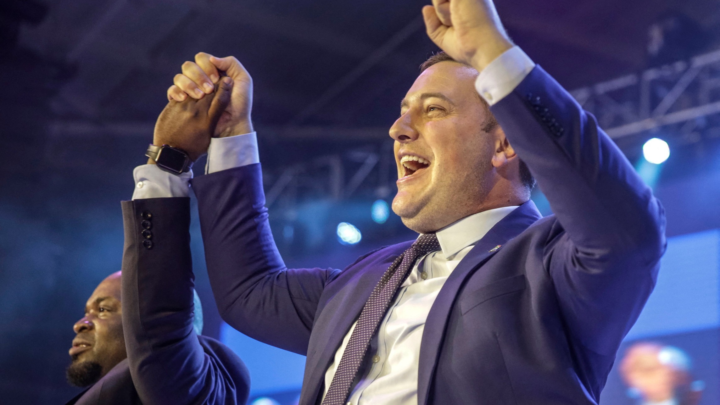 d1e00ek4ebabms.cloudfront.net image