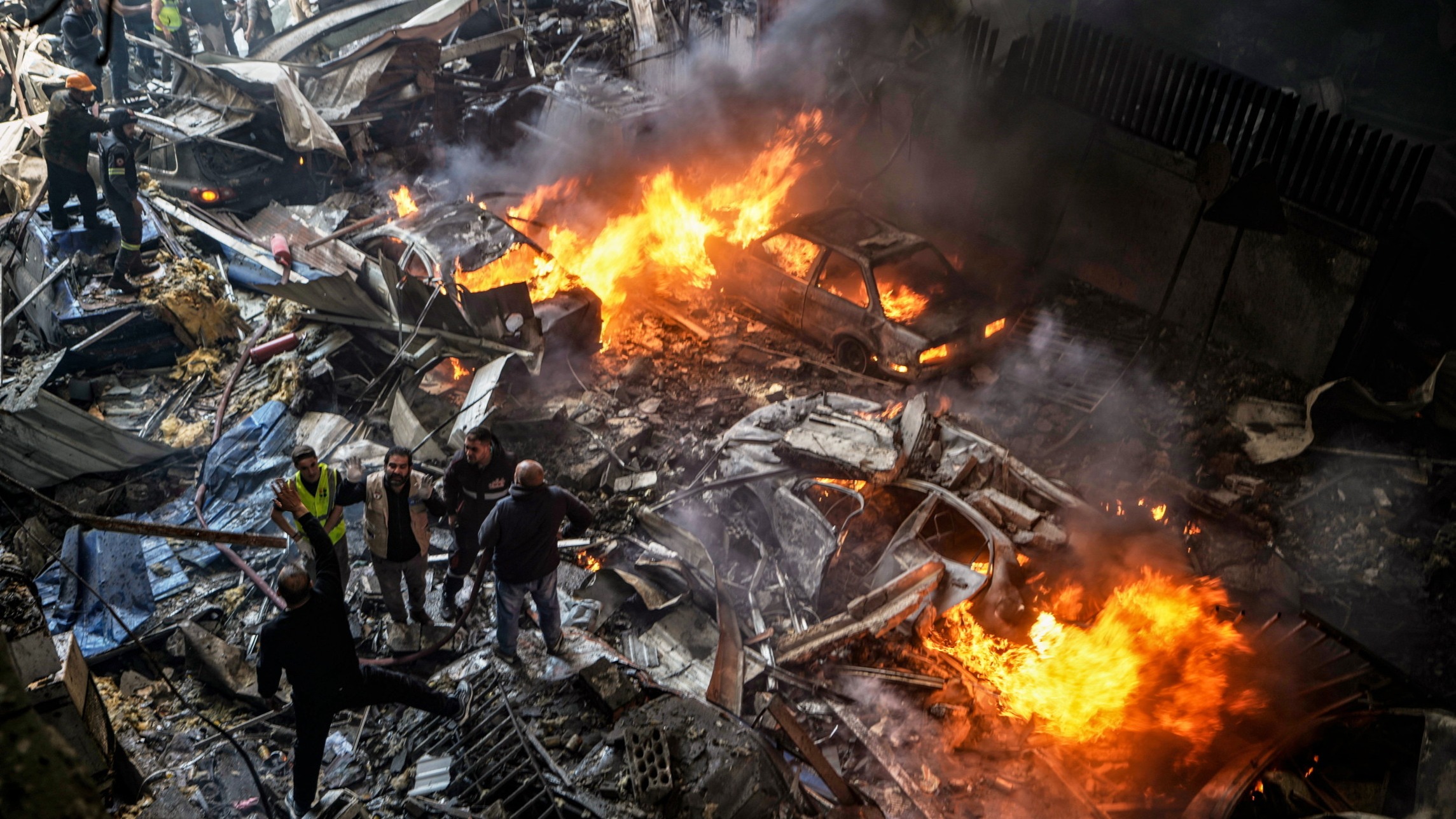 d1e00ek4ebabms.cloudfront.net image