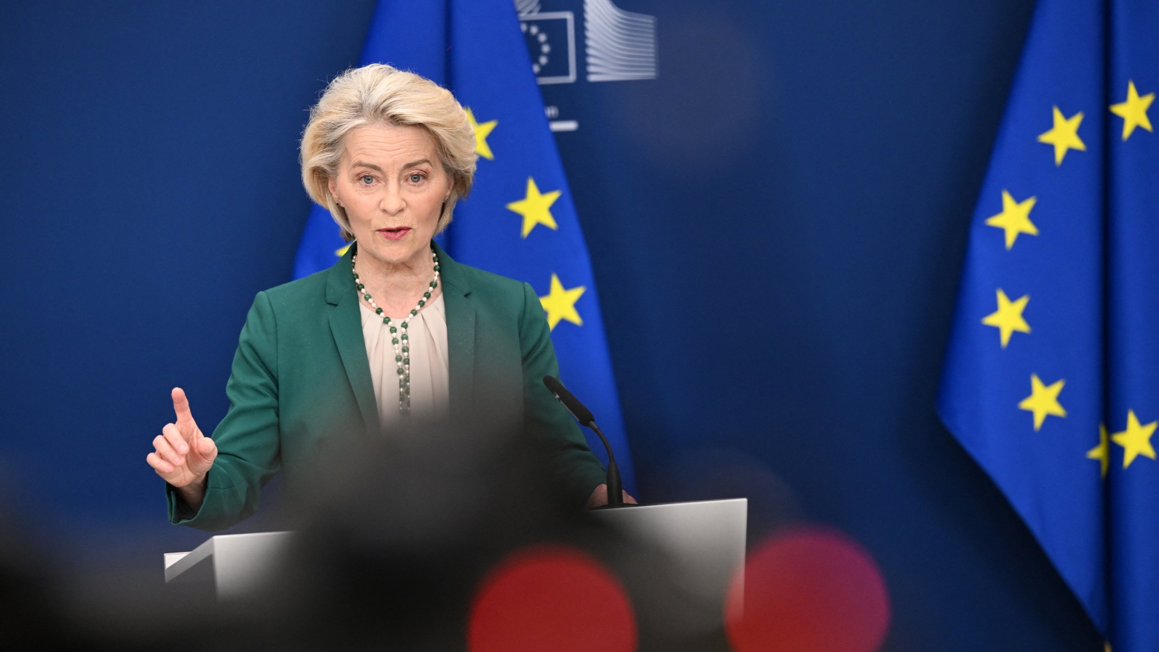 d1e00ek4ebabms.cloudfront.net image