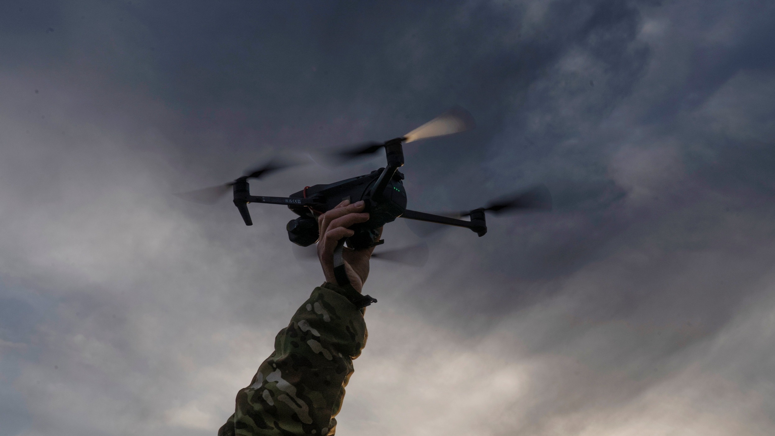 d1e00ek4ebabms.cloudfront.net image