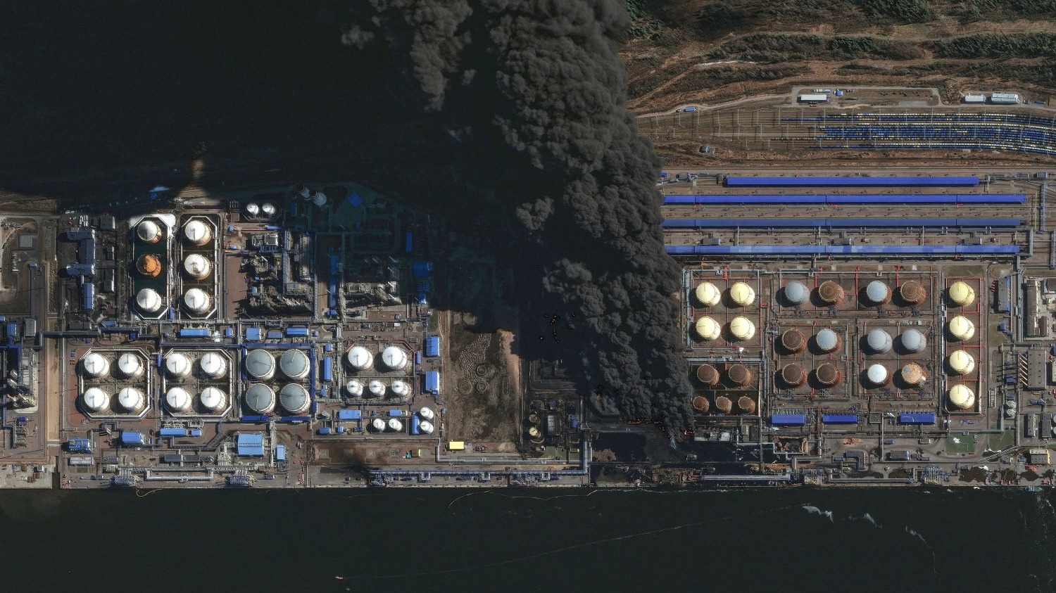 d1e00ek4ebabms.cloudfront.net image