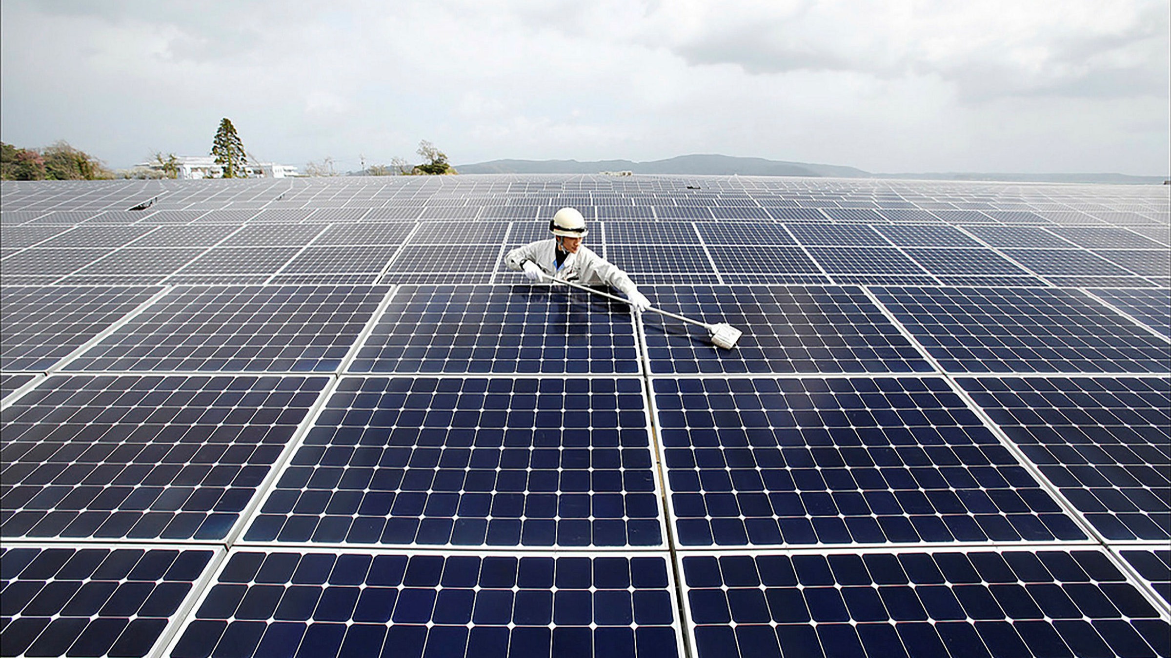 ft.com - Leo Lewis - Sun fails to shine on Japan's solar sector