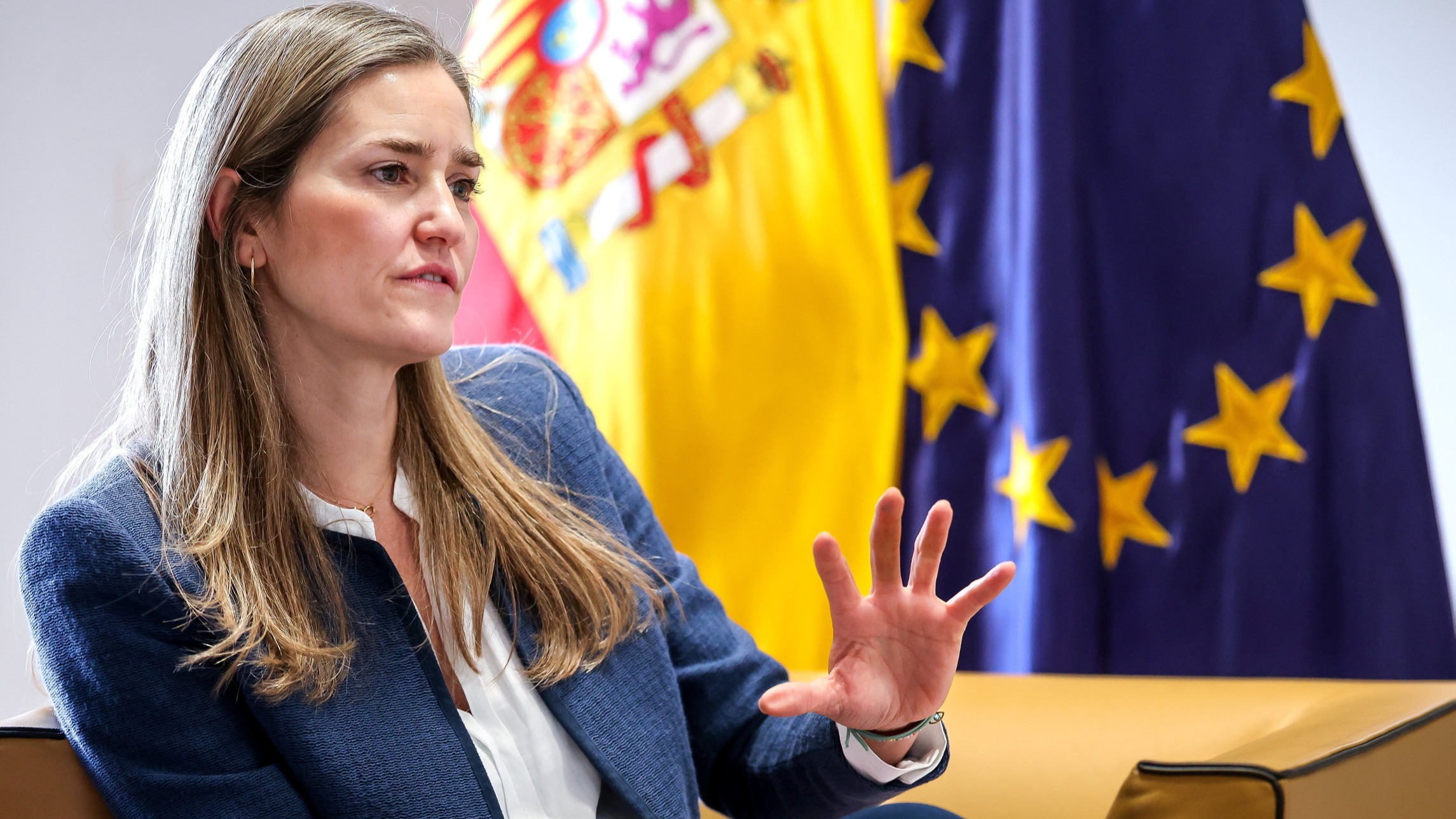 d1e00ek4ebabms.cloudfront.net image