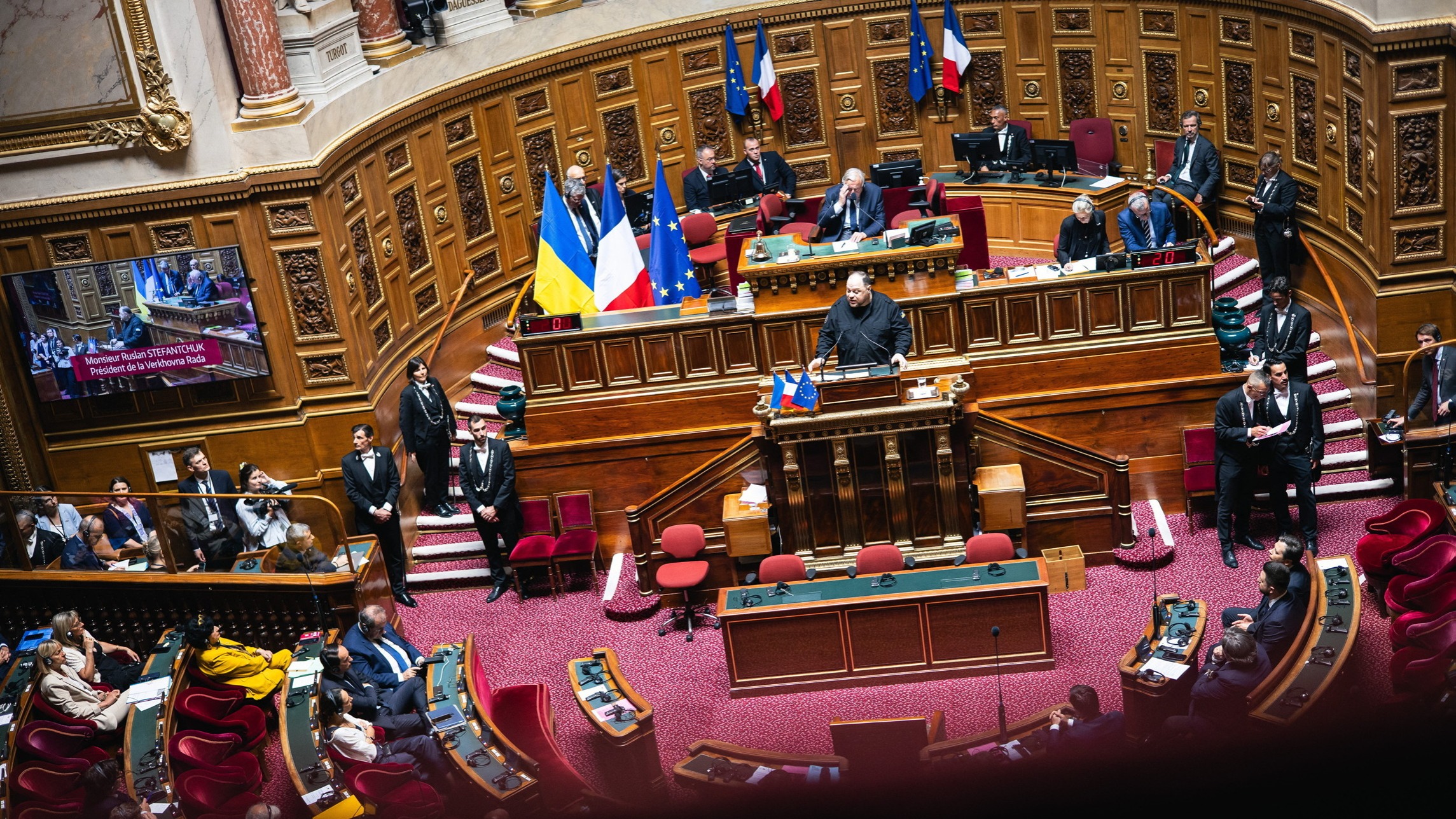 d1e00ek4ebabms.cloudfront.net image