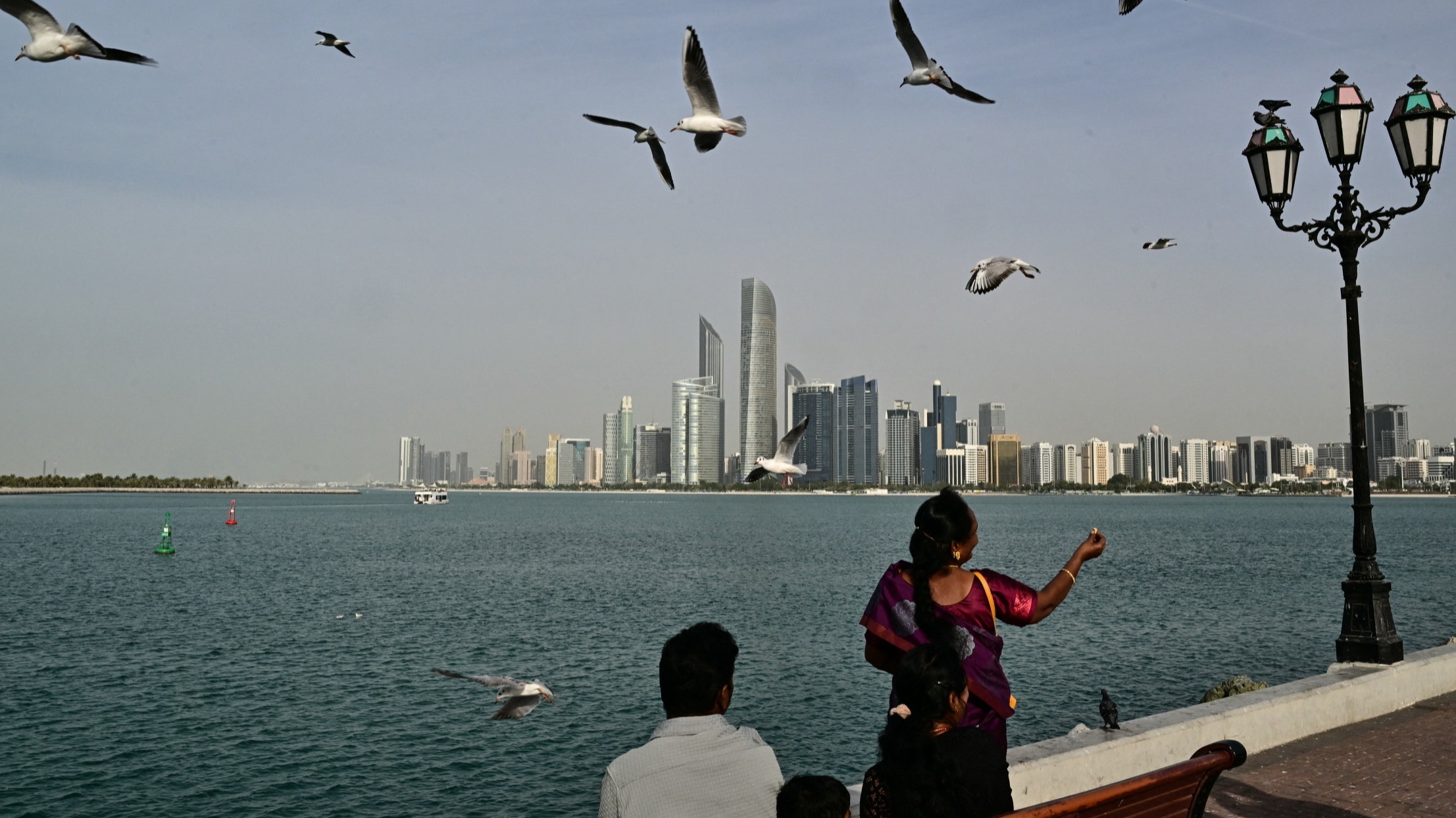 d1e00ek4ebabms.cloudfront.net image