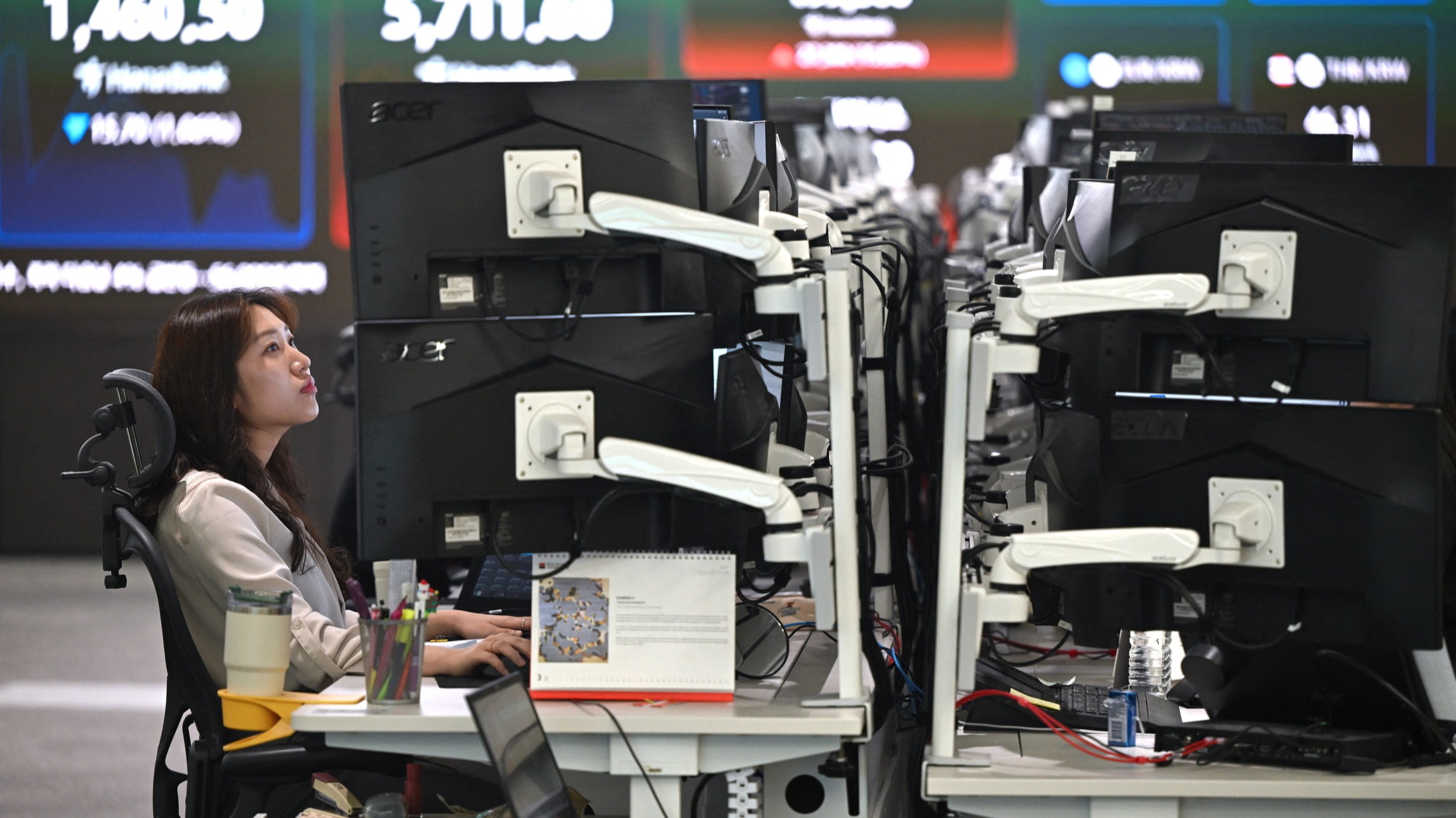 d1e00ek4ebabms.cloudfront.net image