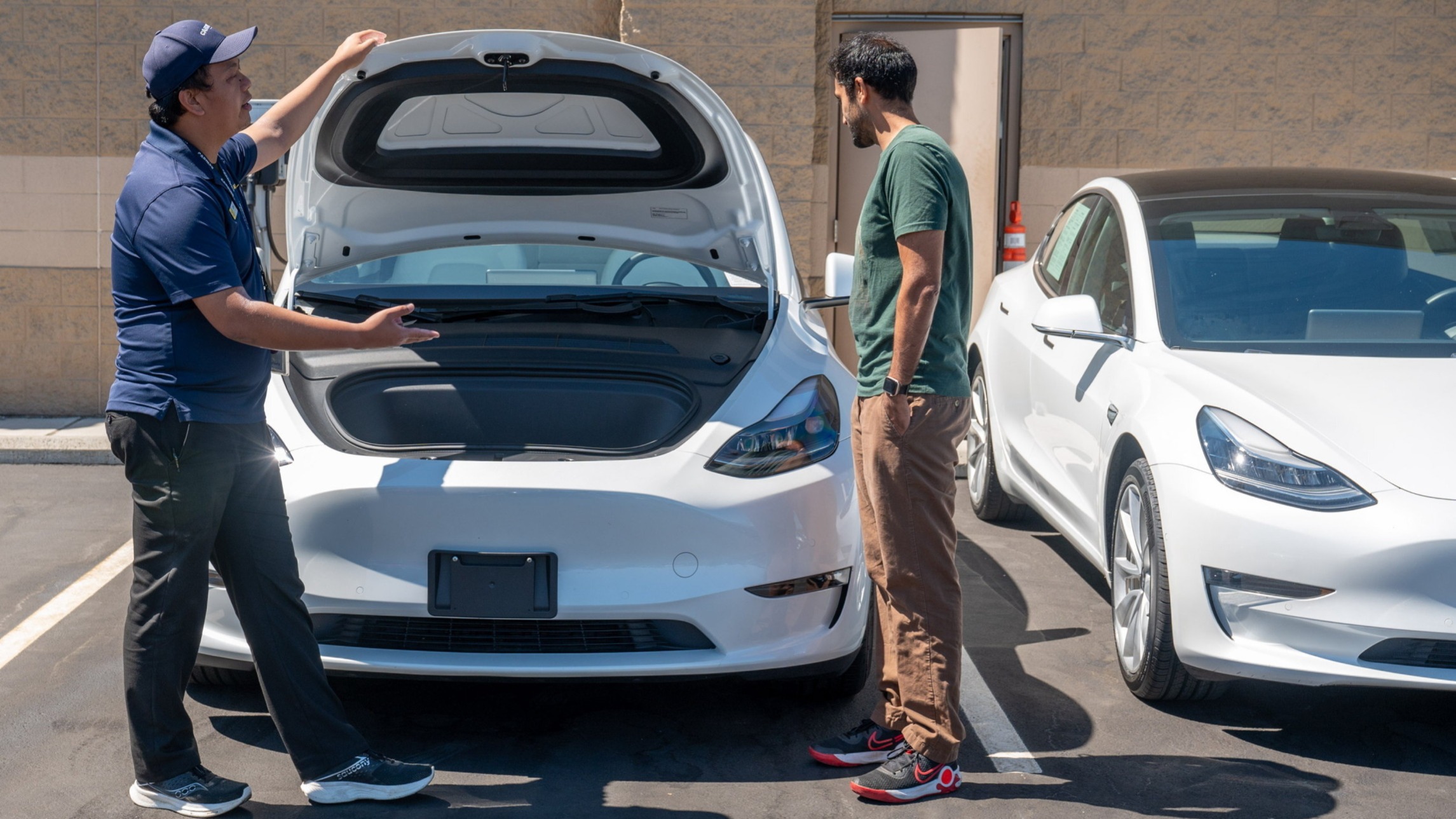 d1e00ek4ebabms.cloudfront.net image