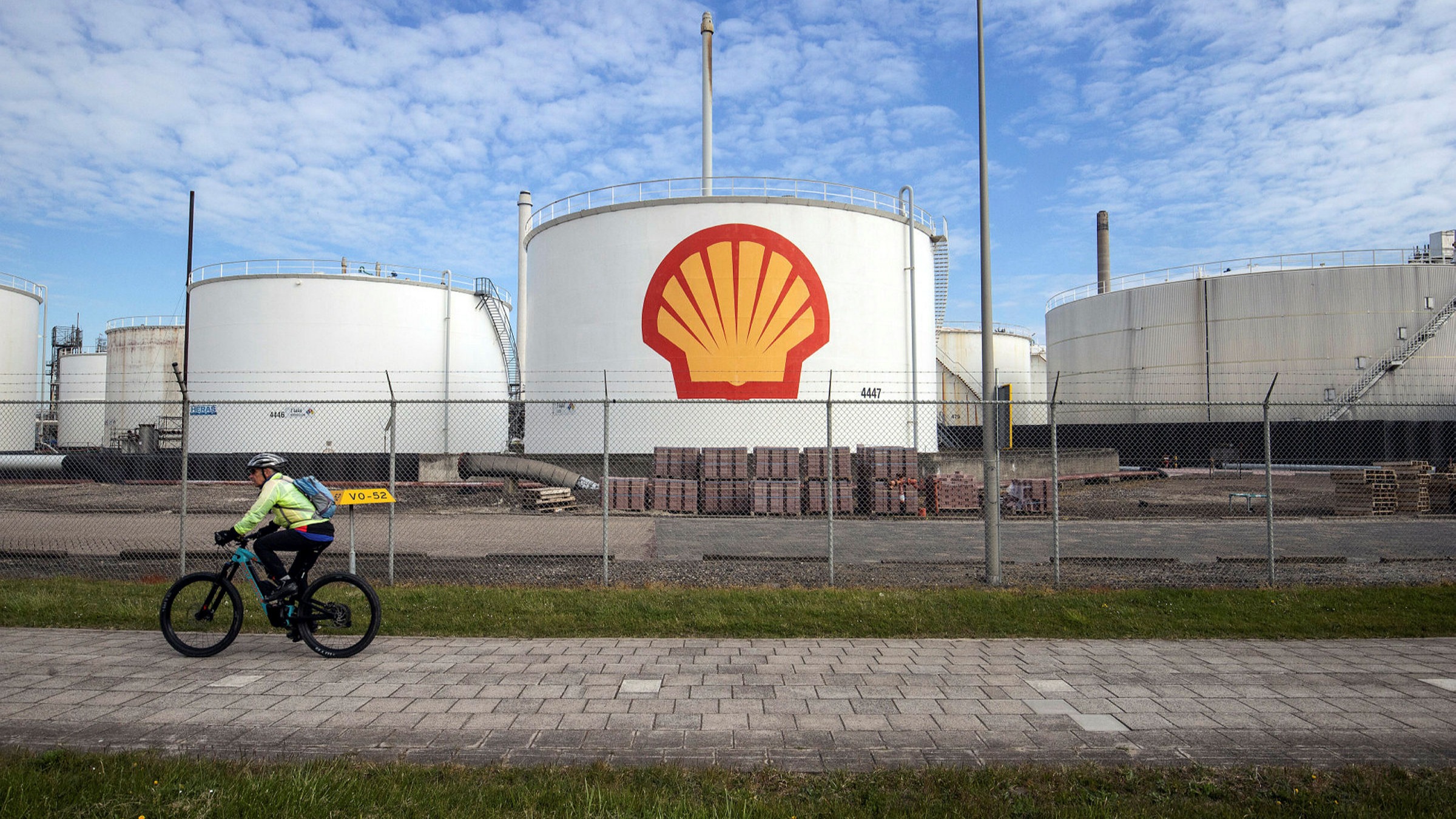 News Updates From November 15 Dutch Government Scrambles To Keep Shell In Netherlands Germany Seeks Tighter Rules For Unvaccinated Residents Biden Signs 1 2tn Infrastructure Bill Into Law Financial Times