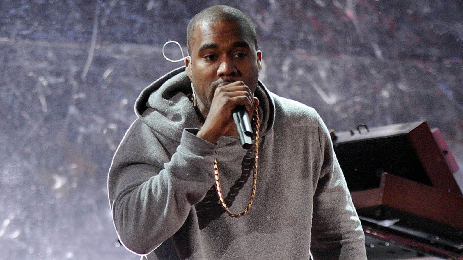 d1e00ek4ebabms.cloudfront.net image