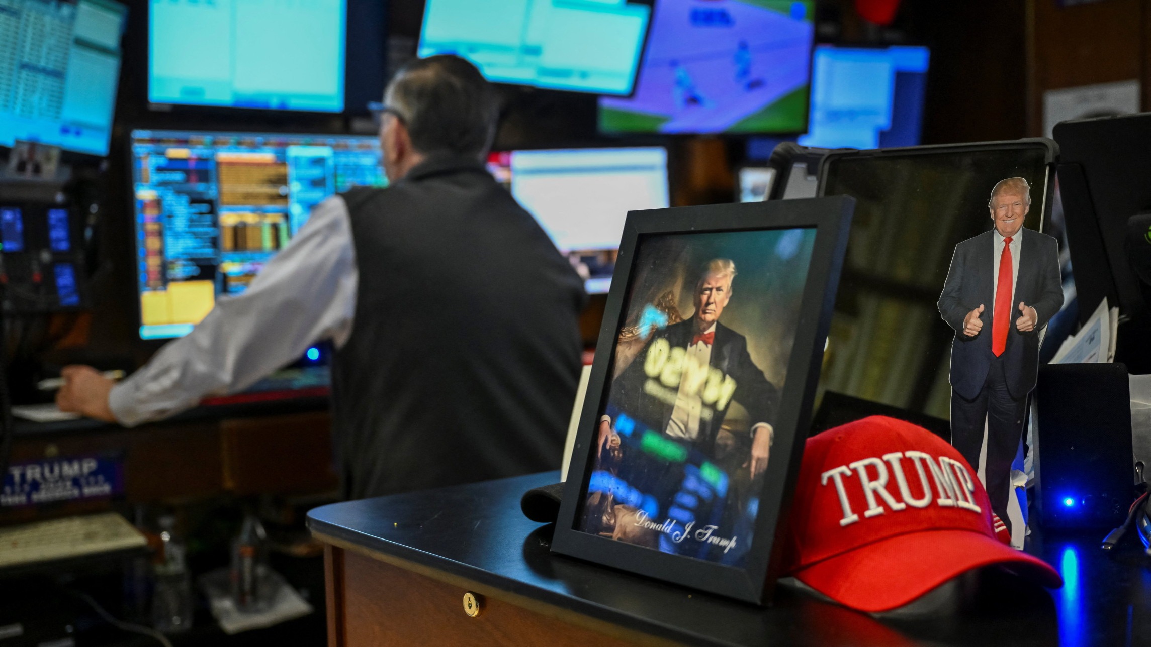 d1e00ek4ebabms.cloudfront.net image