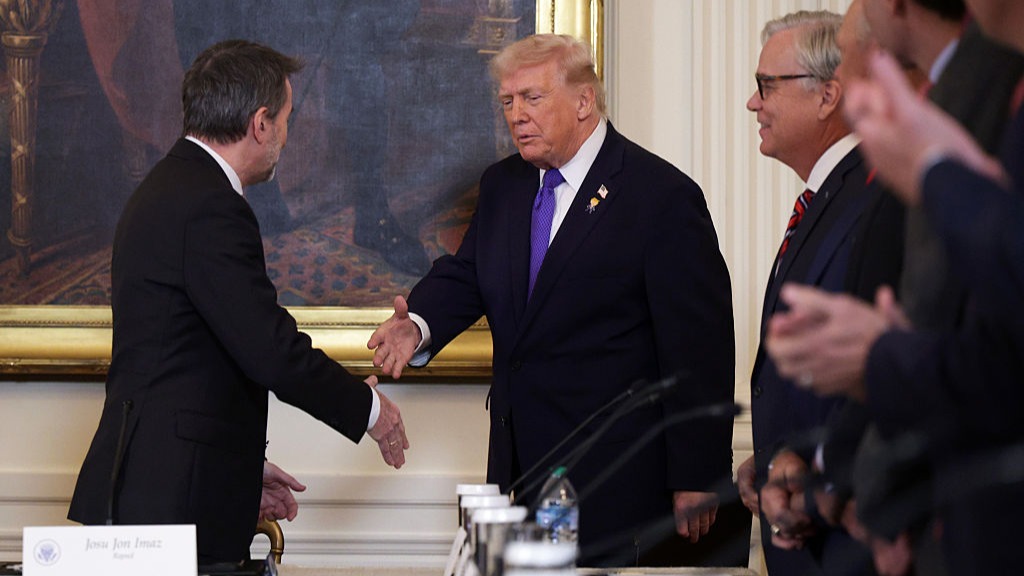 d1e00ek4ebabms.cloudfront.net image