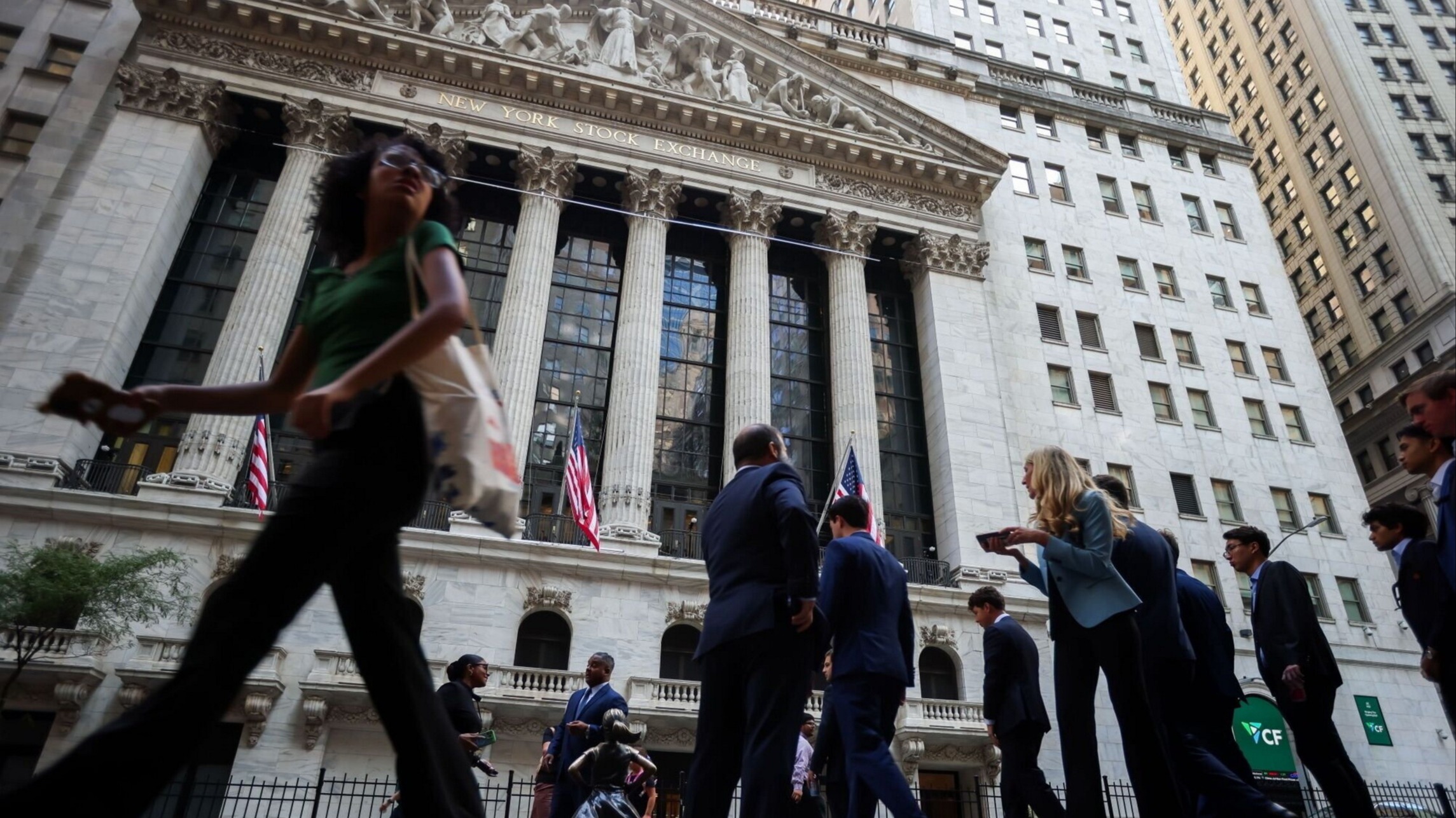 d1e00ek4ebabms.cloudfront.net image