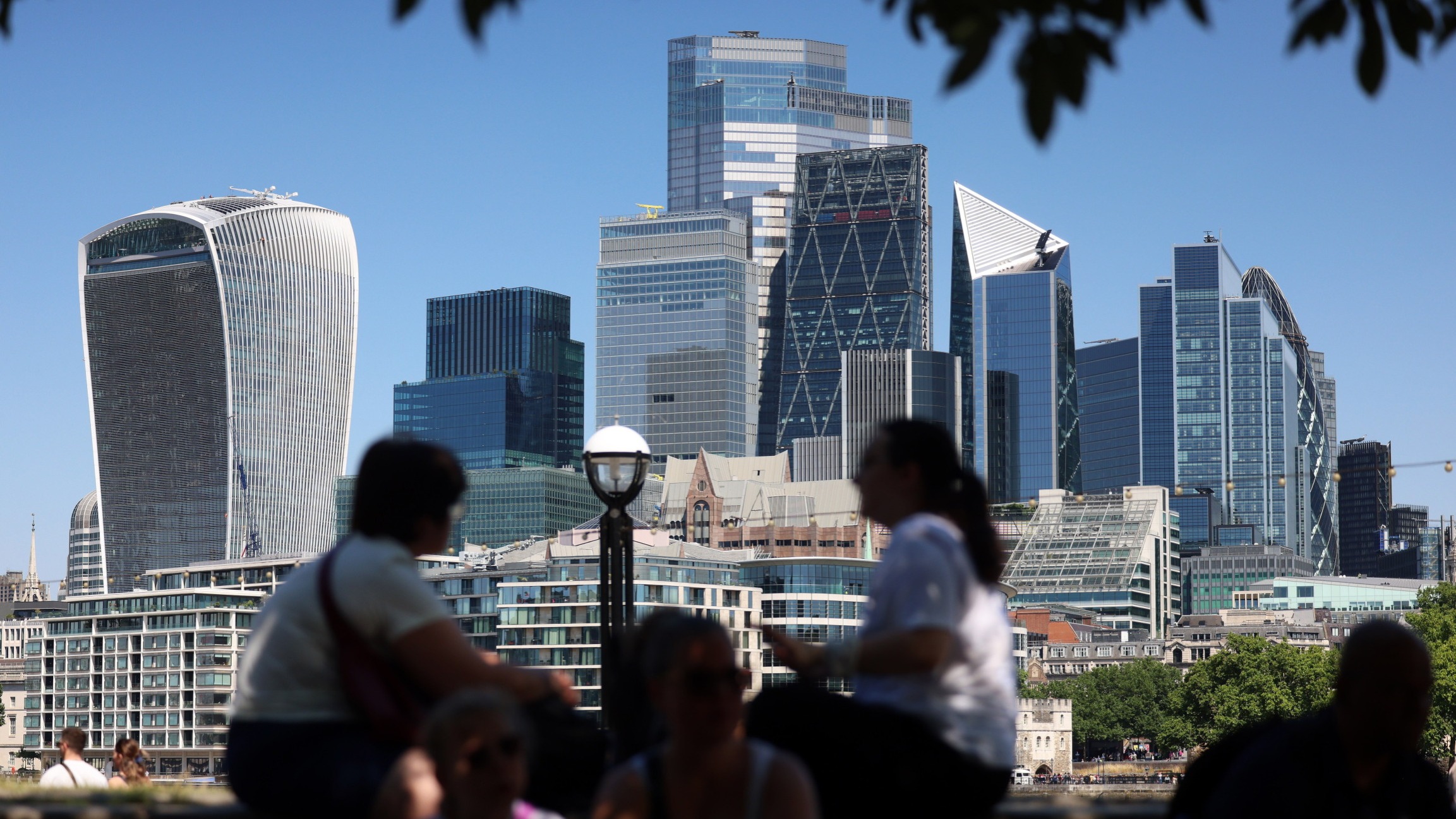 d1e00ek4ebabms.cloudfront.net image