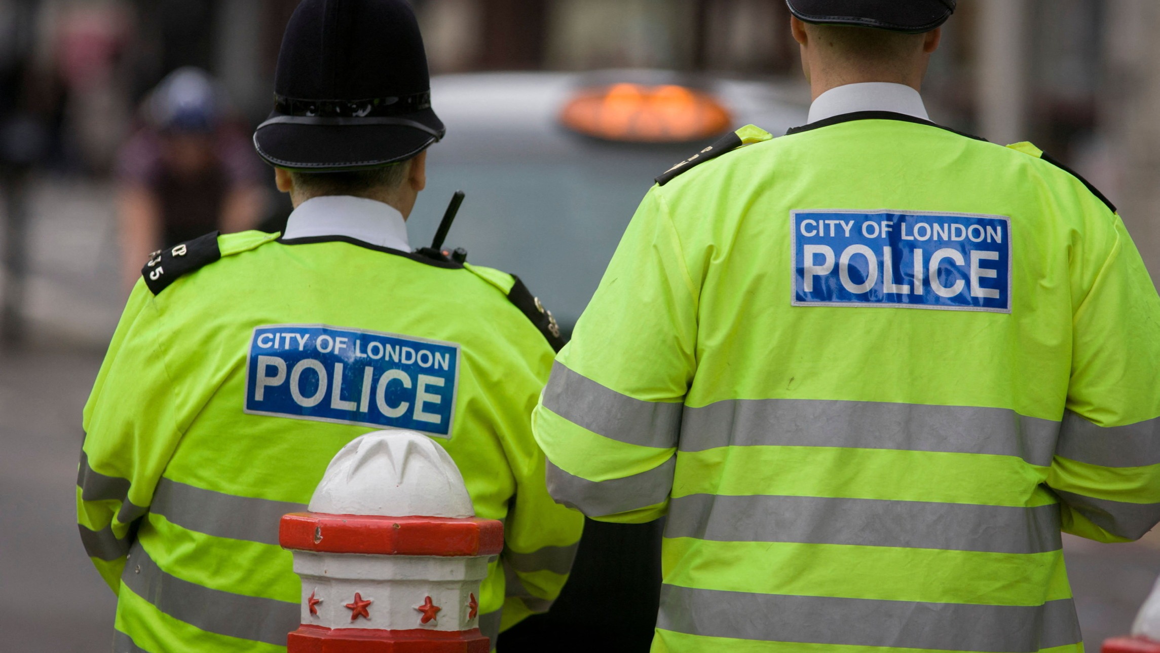 d1e00ek4ebabms.cloudfront.net image