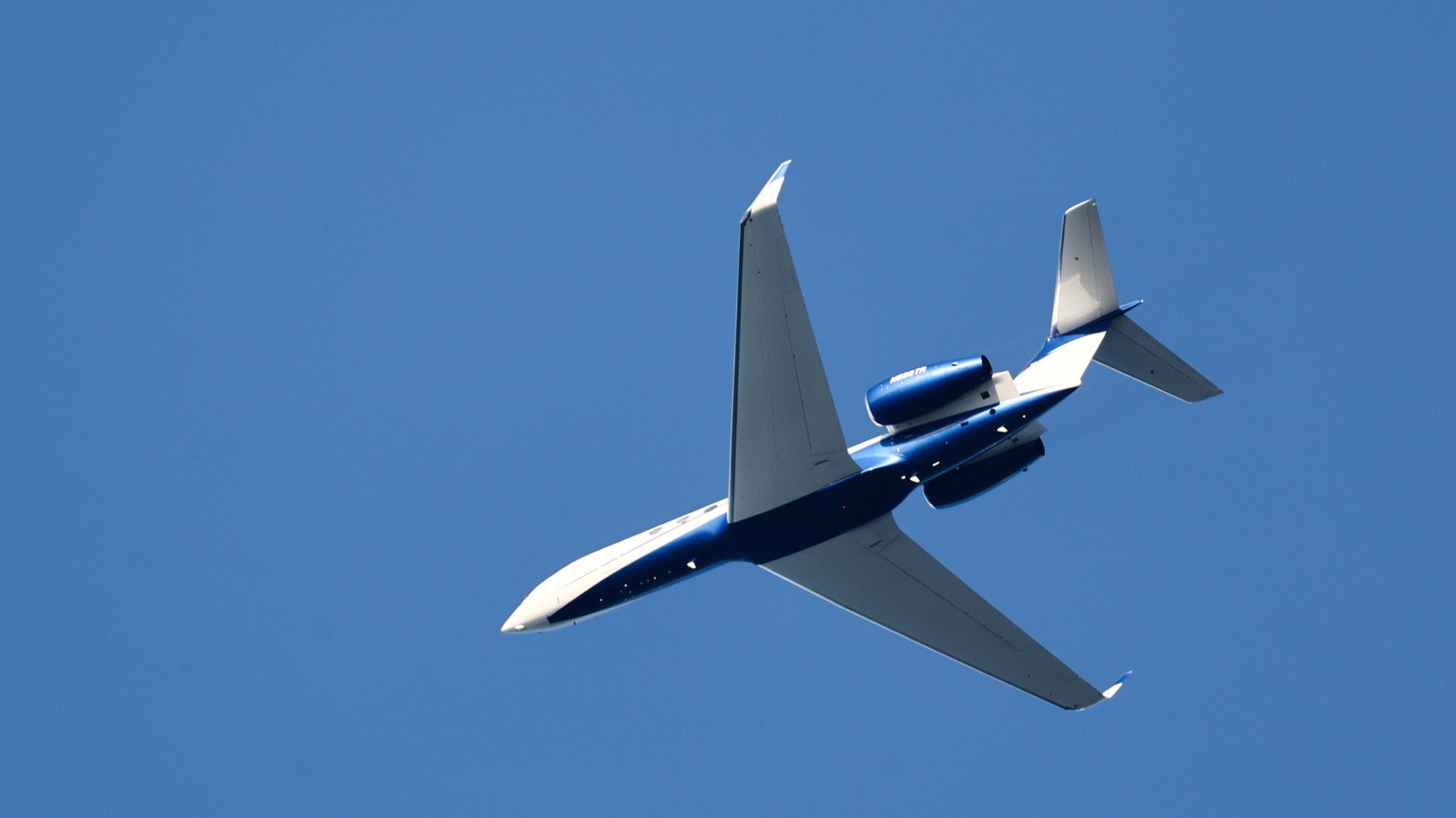 d1e00ek4ebabms.cloudfront.net image