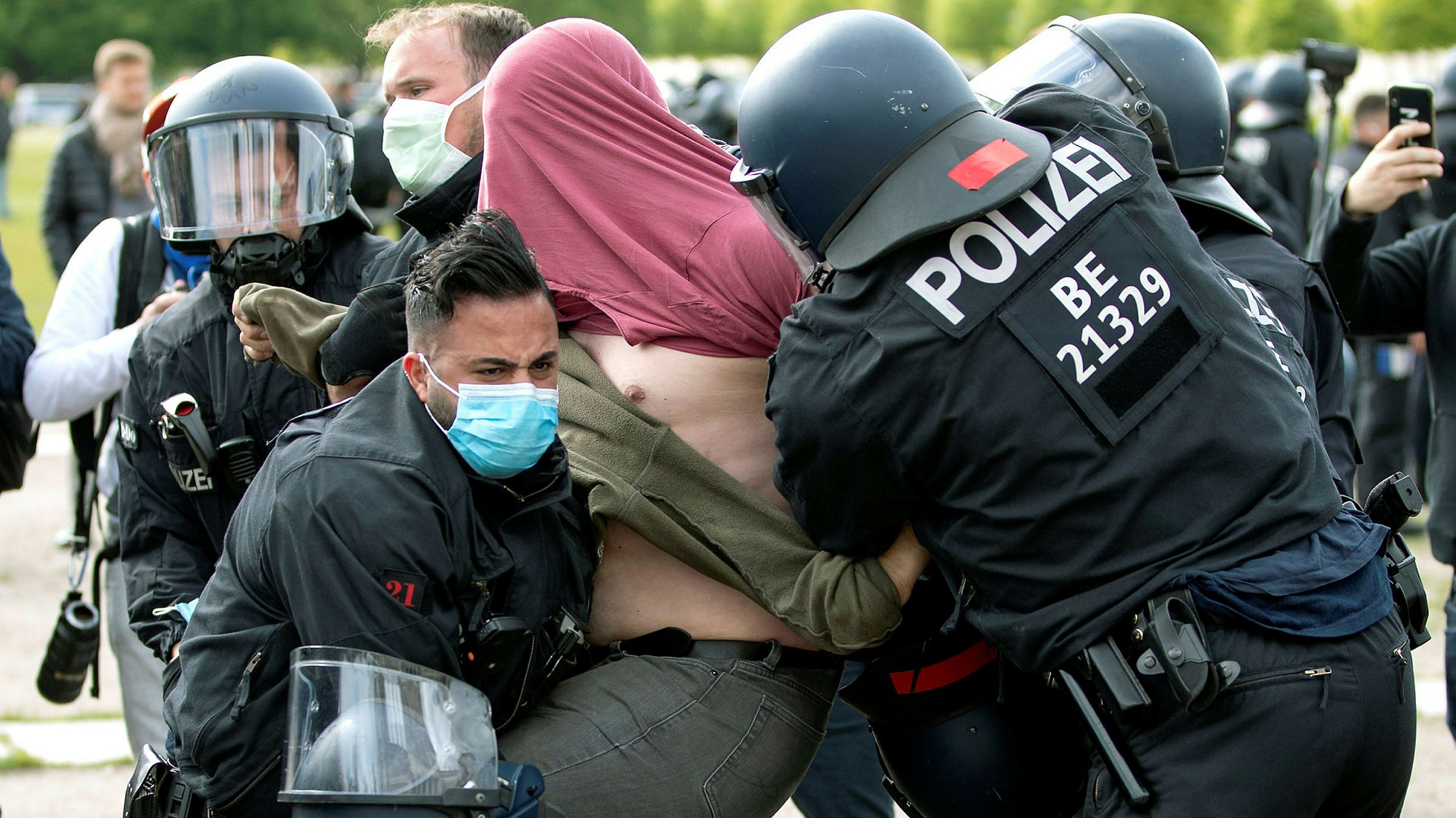 German Police Crack Down On Anti Lockdown Protesters Financial Times