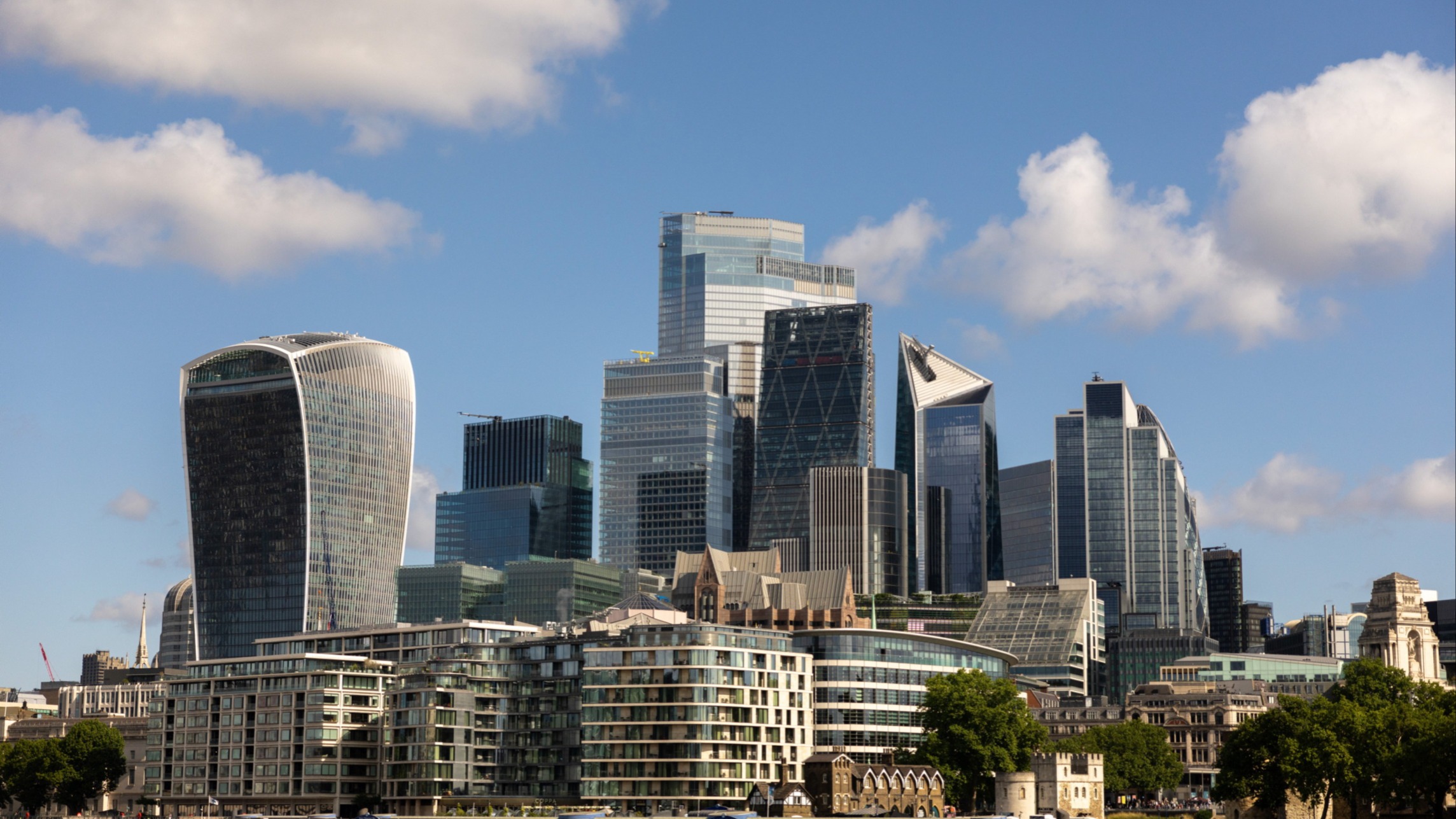 d1e00ek4ebabms.cloudfront.net image