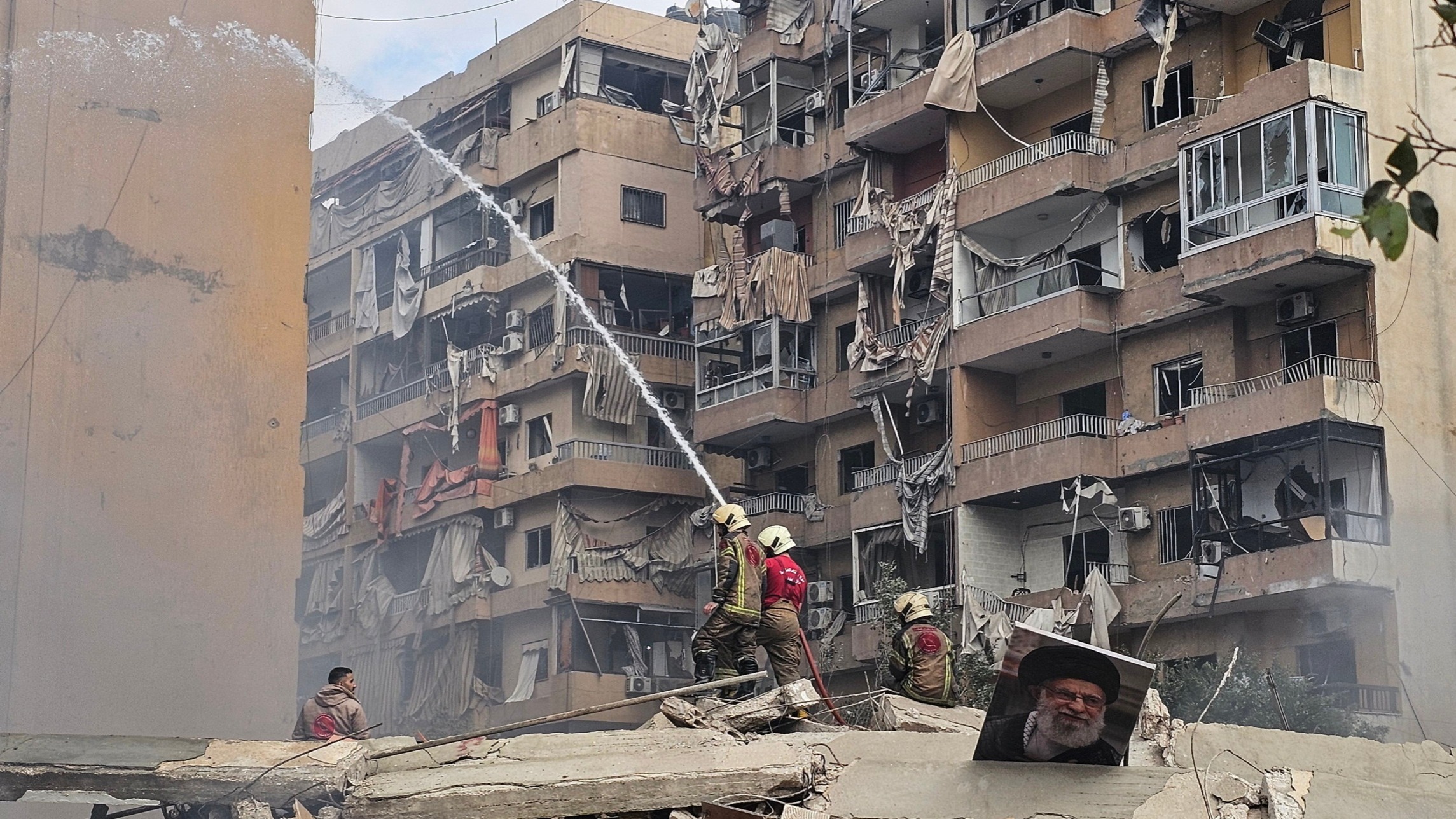 d1e00ek4ebabms.cloudfront.net image