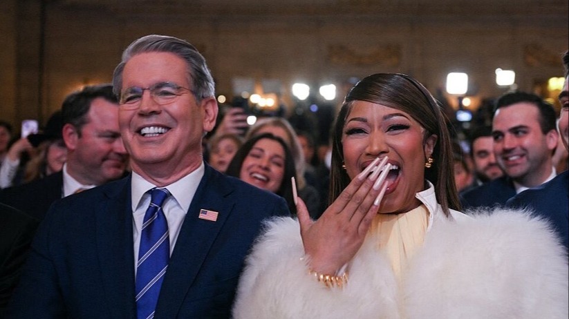 d1e00ek4ebabms.cloudfront.net image